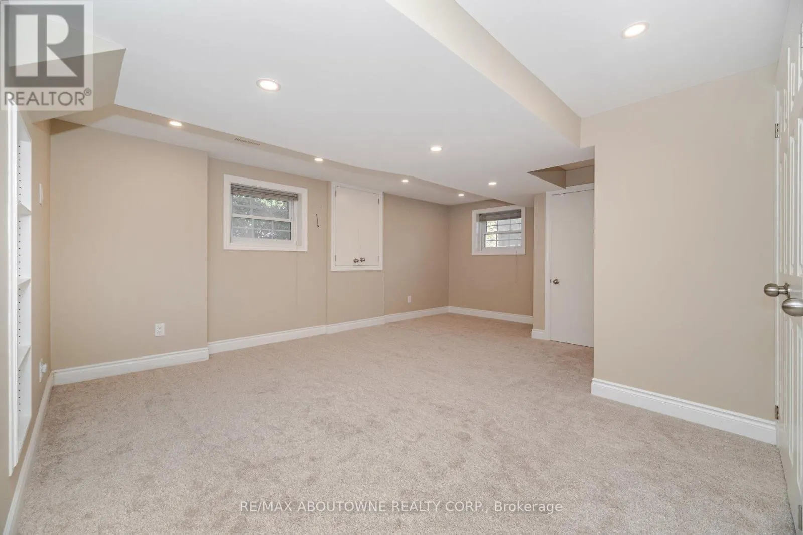 14 - 2935 HEADON FOREST DRIVE