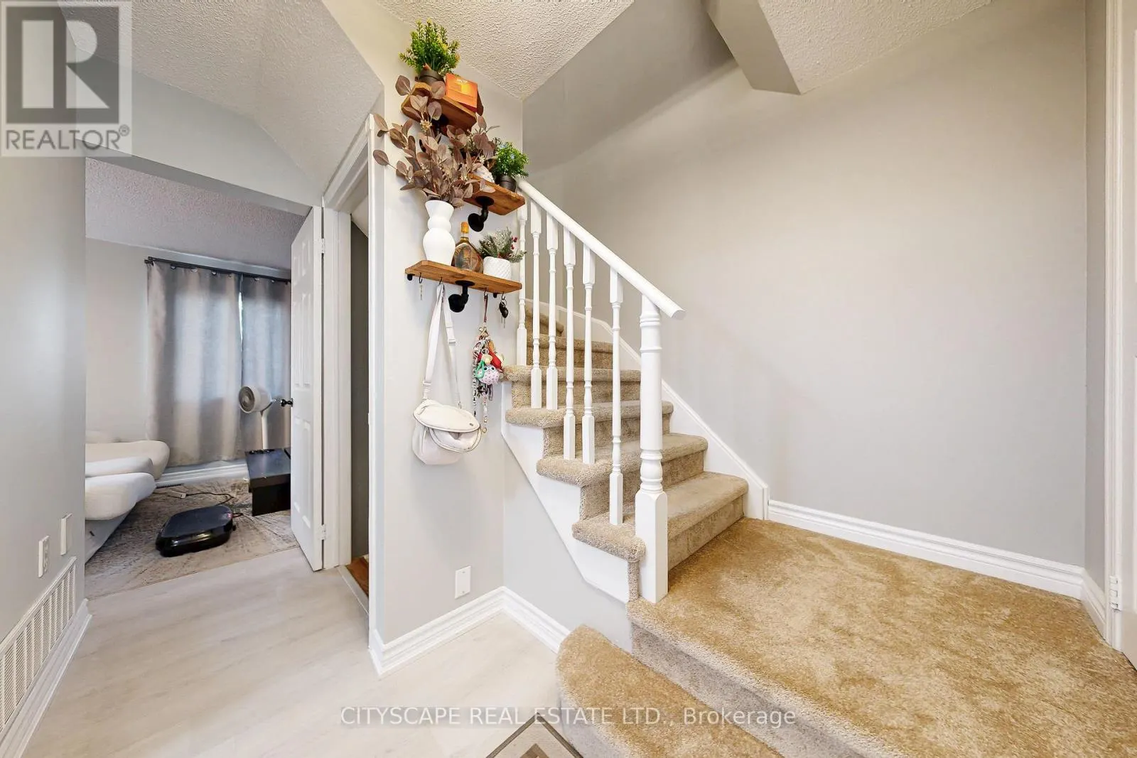 35 LETTY AVENUE
