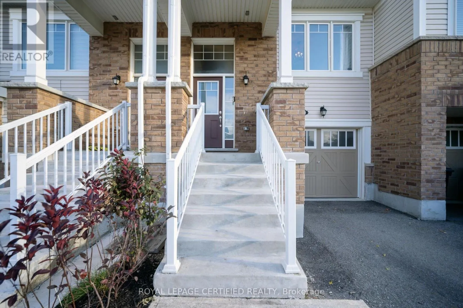 110 BANNISTER CRESCENT