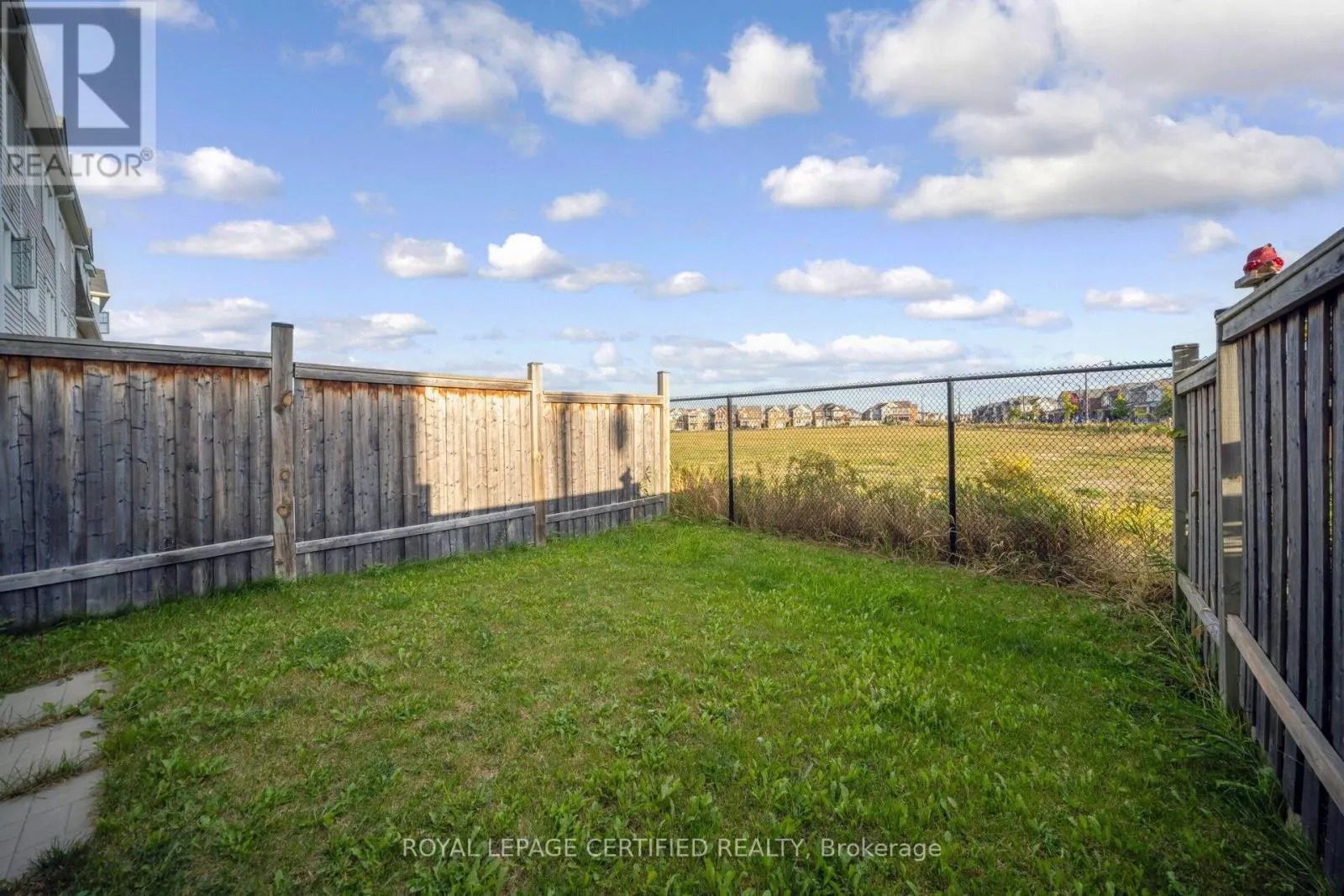 110 BANNISTER CRESCENT