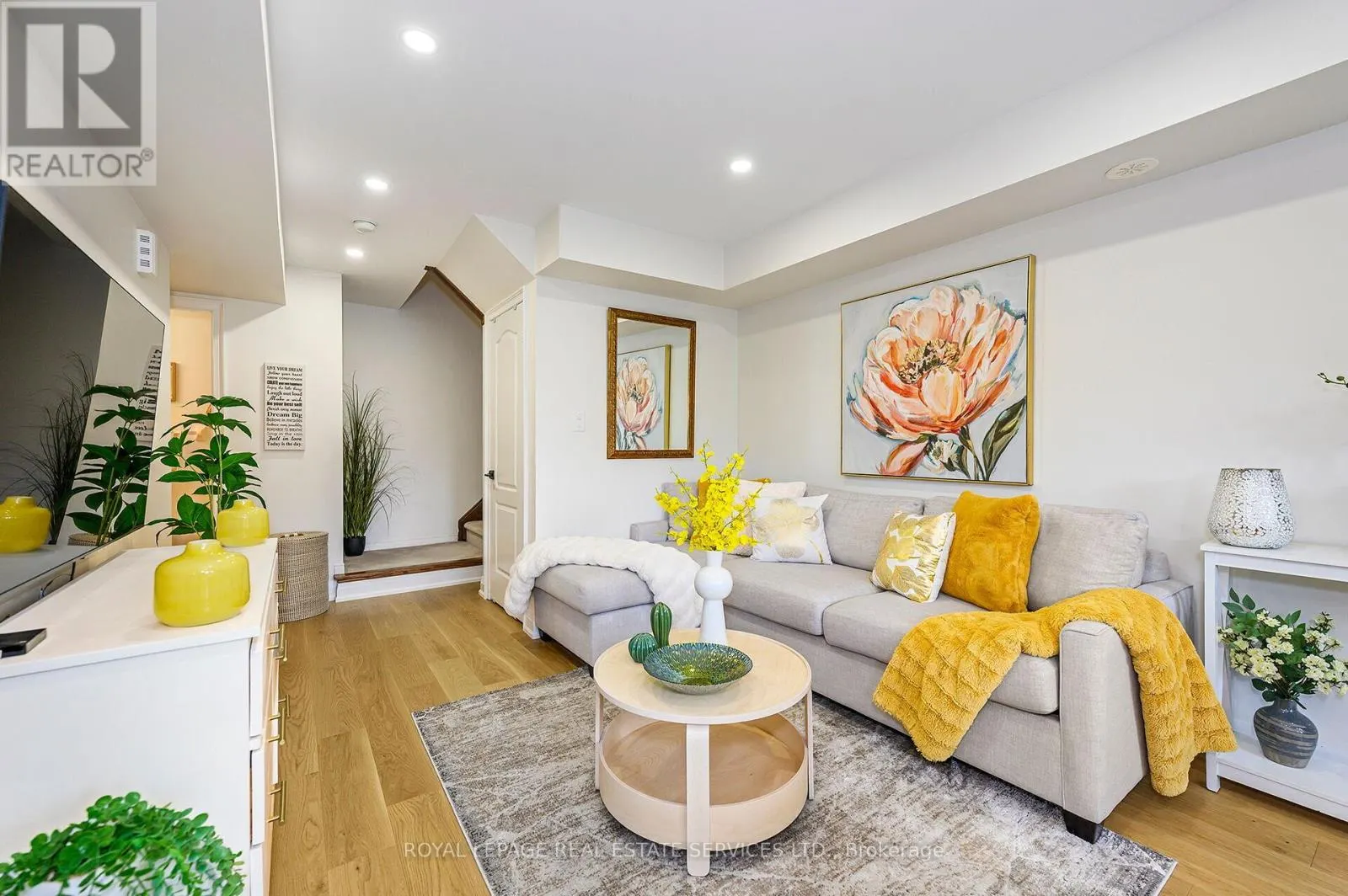 UNIT 12 - 19 HAYS BOULEVARD