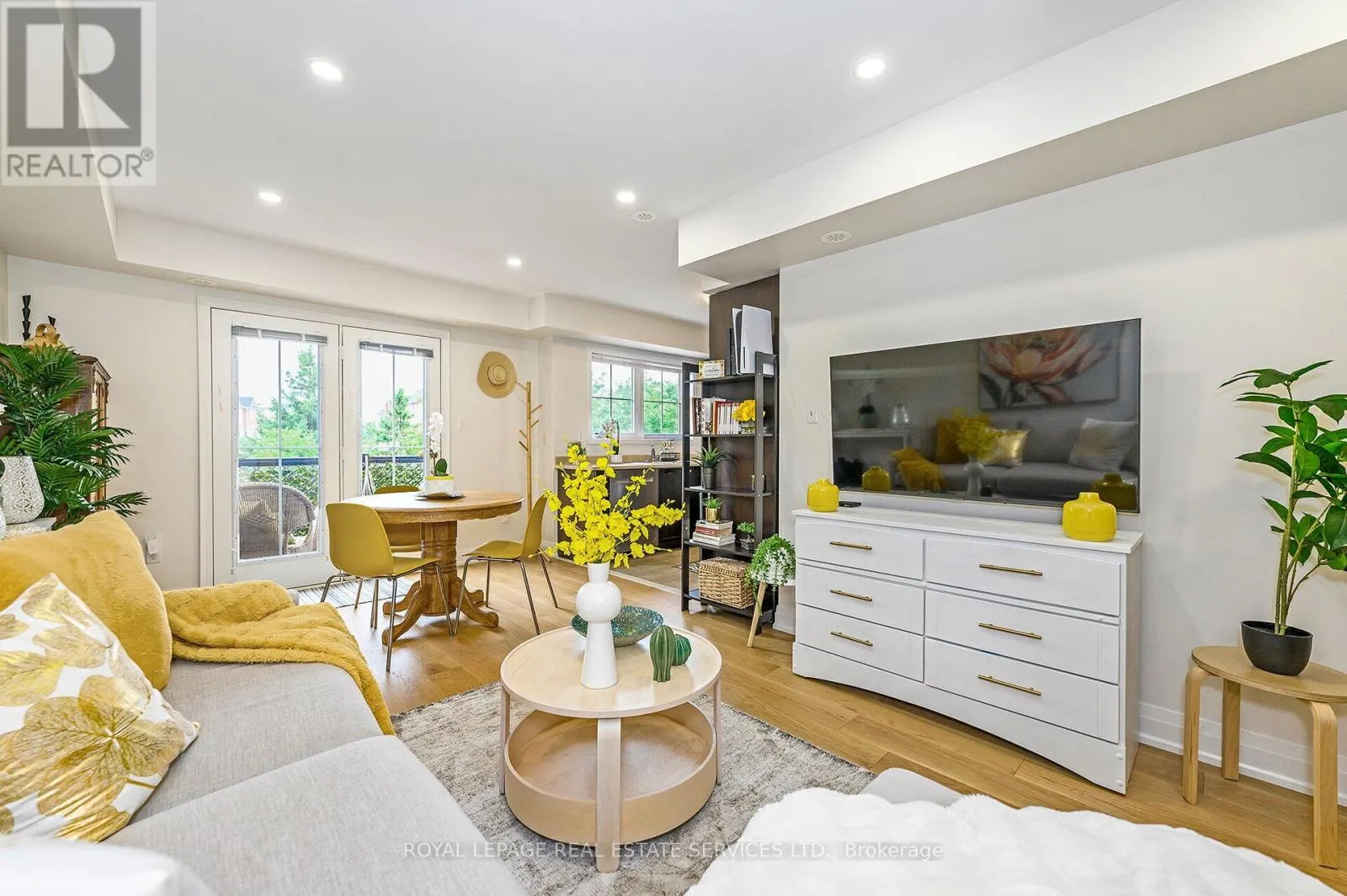 UNIT 12 - 19 HAYS BOULEVARD