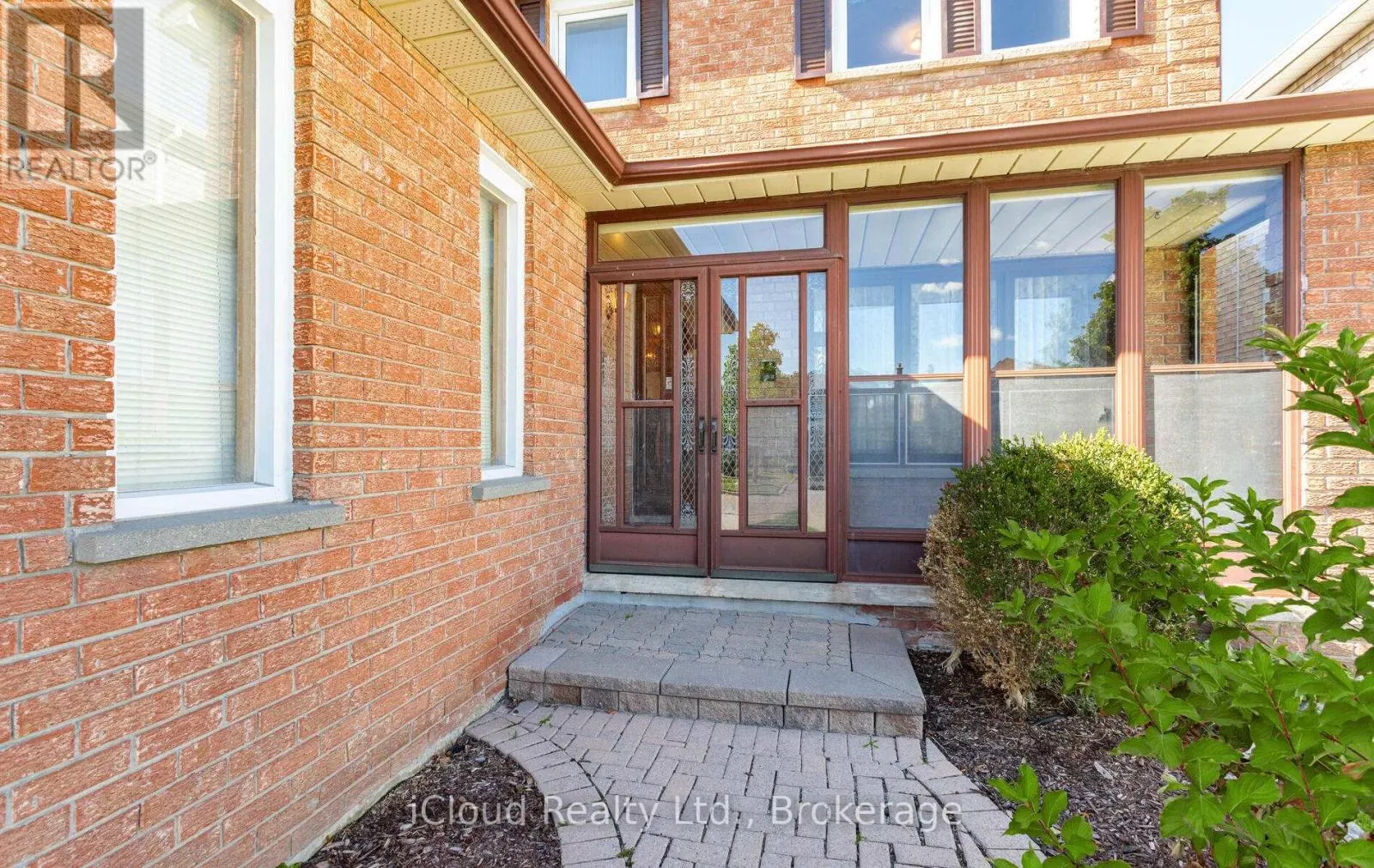 73 BLACKMERE CIRCLE