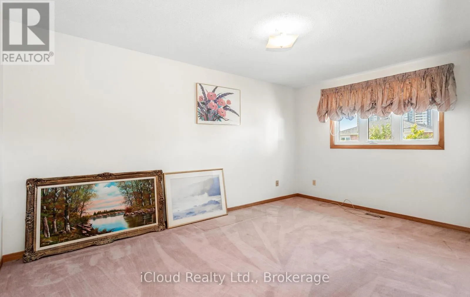 73 BLACKMERE CIRCLE