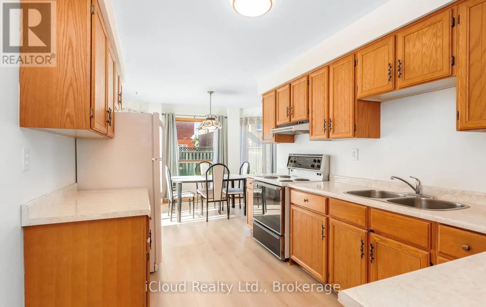 73 BLACKMERE CIRCLE