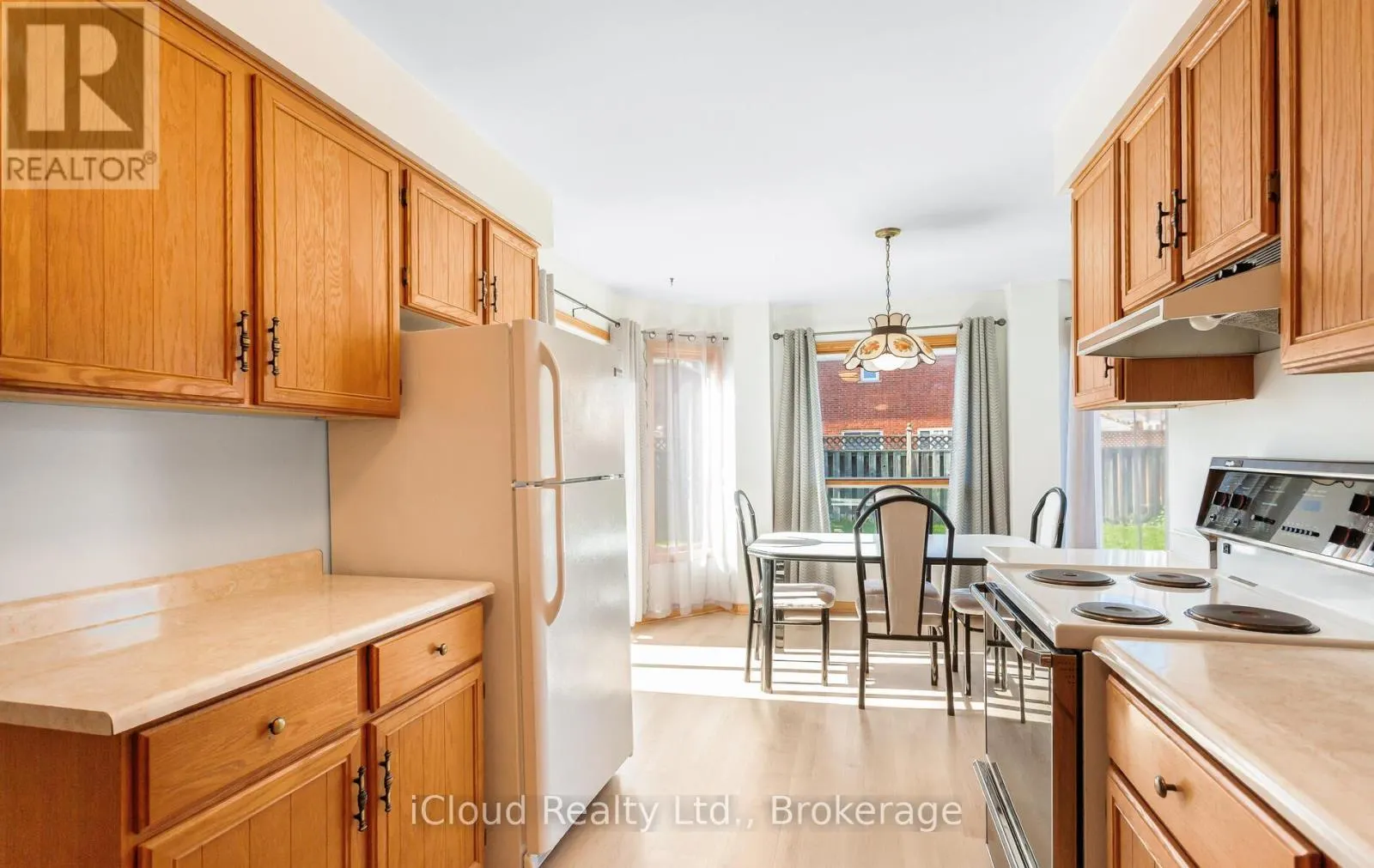 73 BLACKMERE CIRCLE