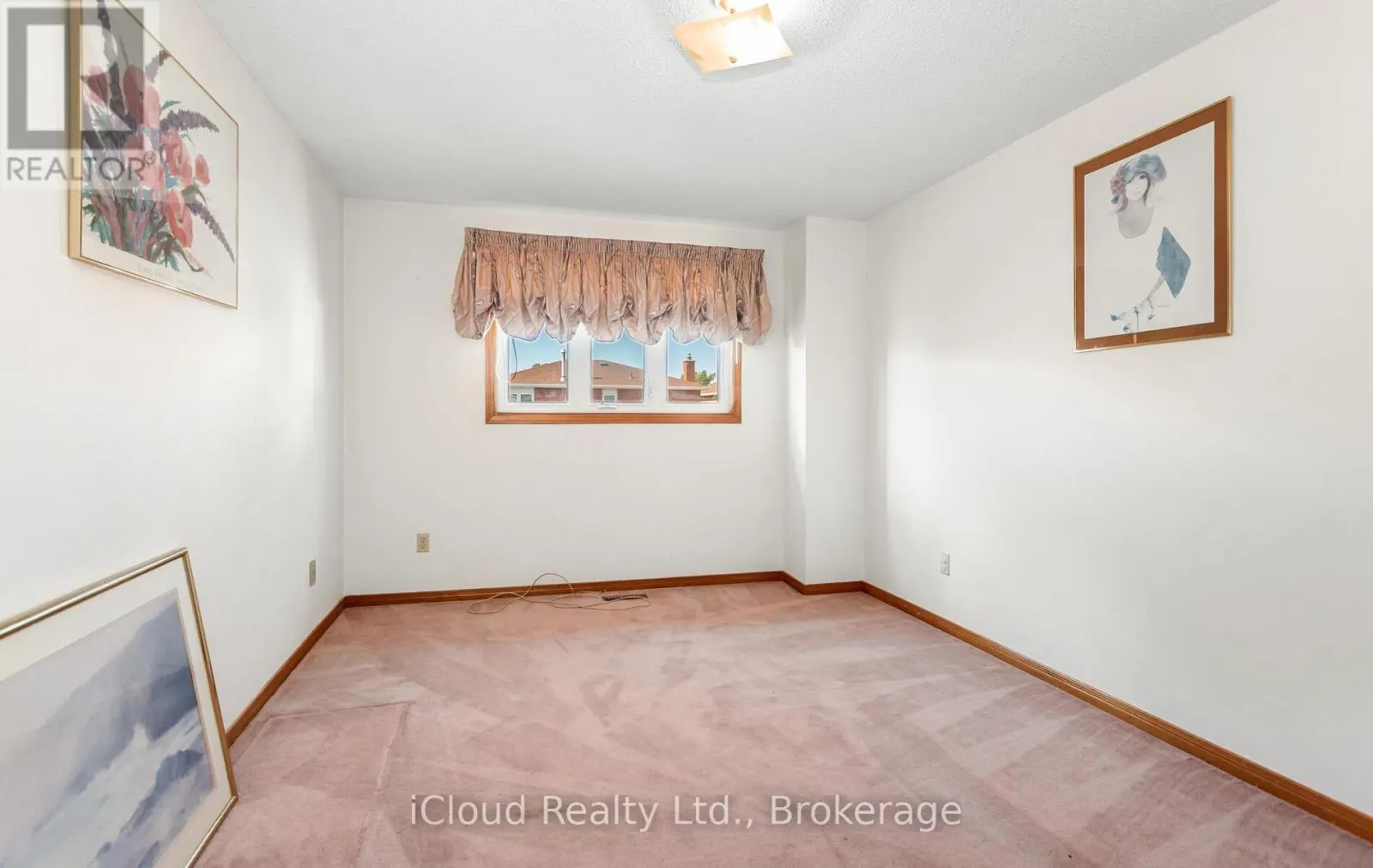 73 BLACKMERE CIRCLE