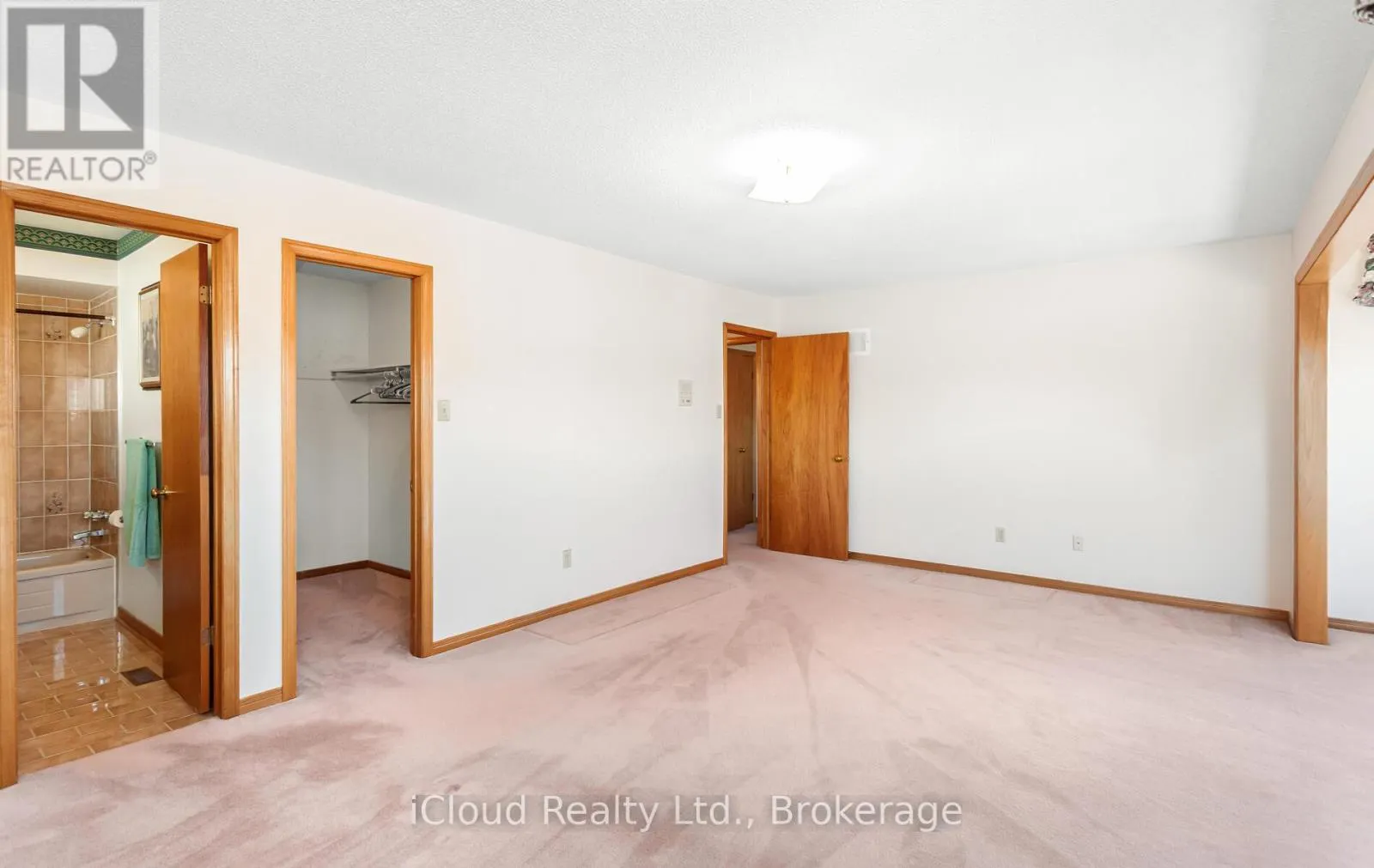 73 BLACKMERE CIRCLE