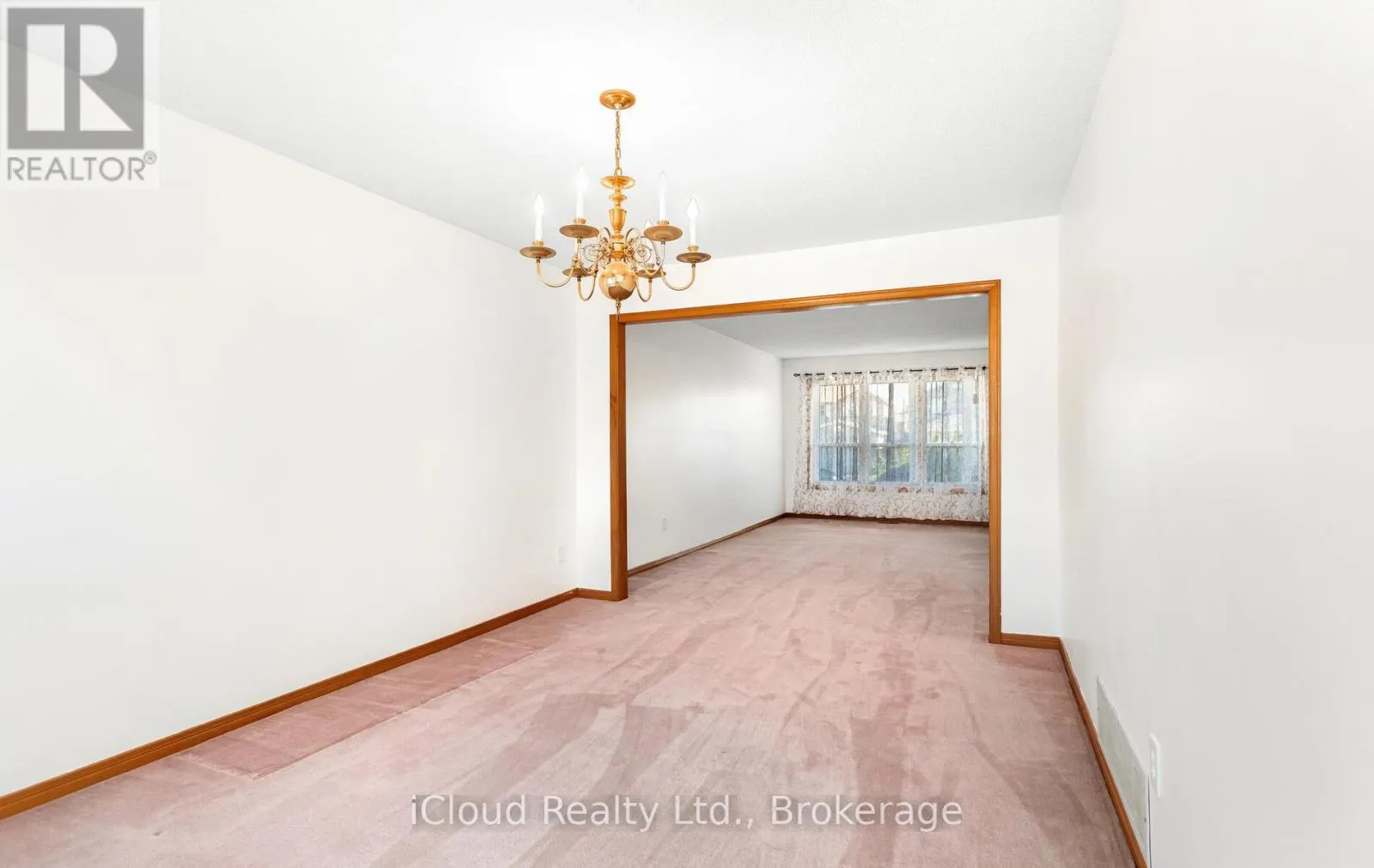 73 BLACKMERE CIRCLE