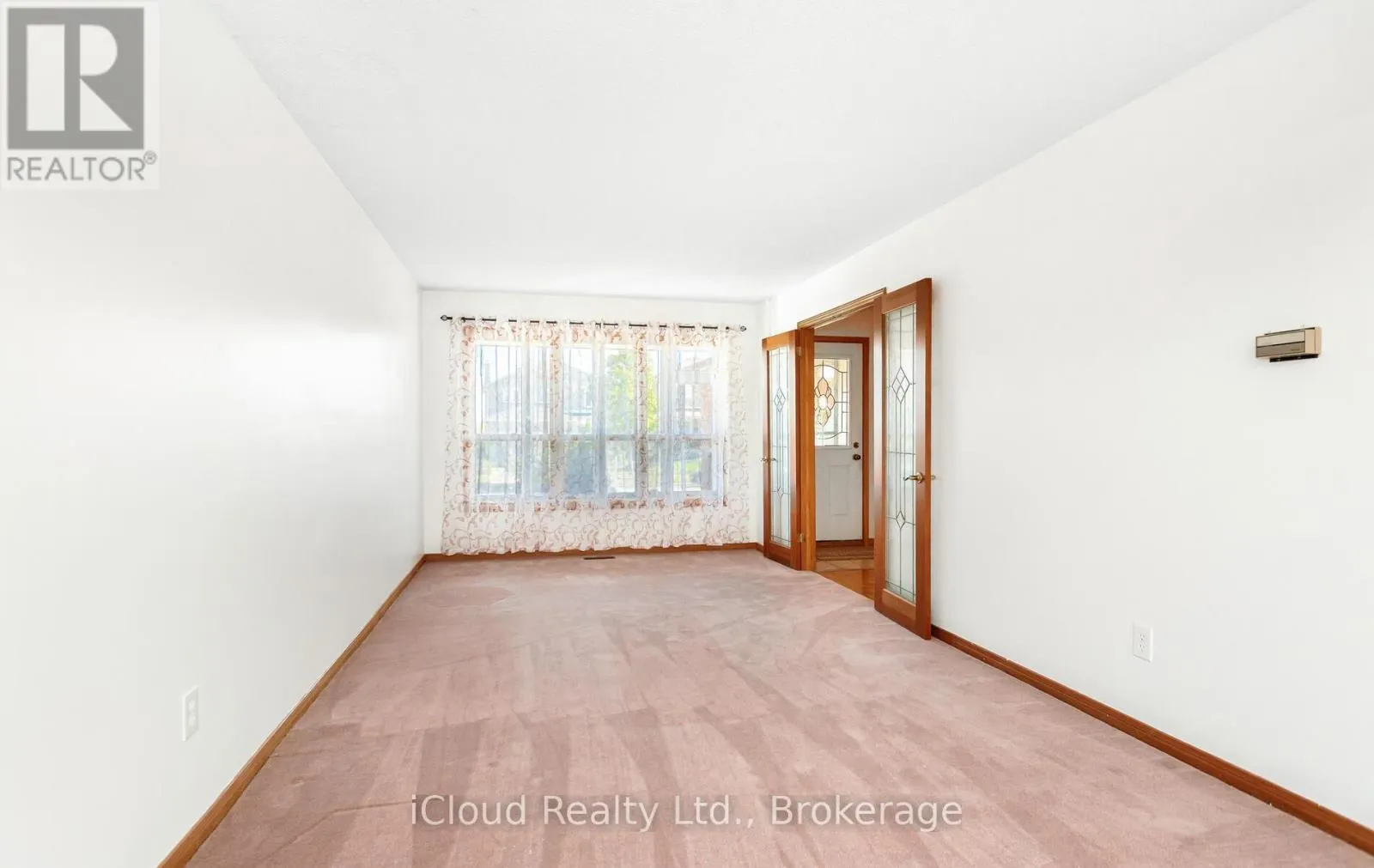 73 BLACKMERE CIRCLE