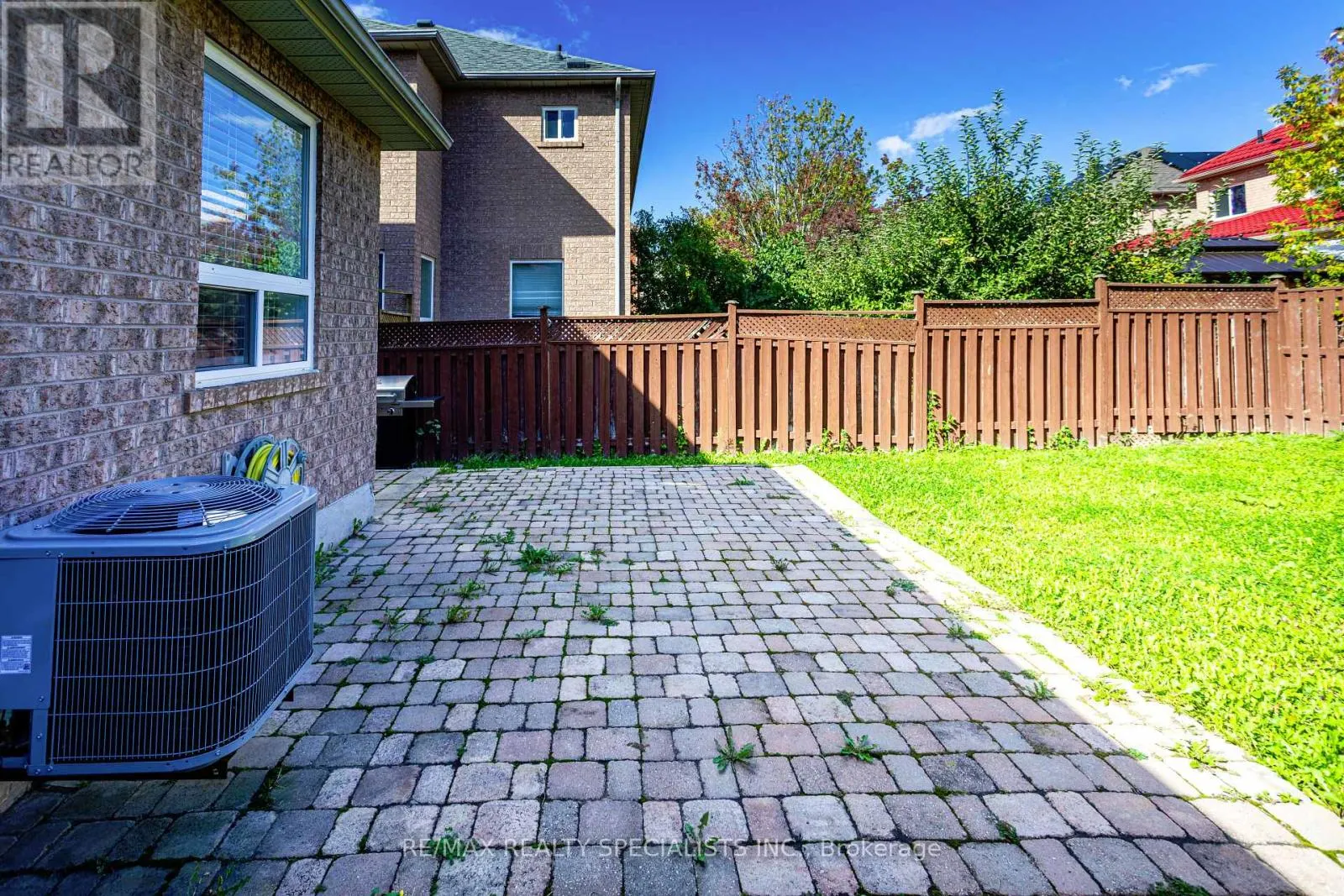 5449 ROCHELLE WAY