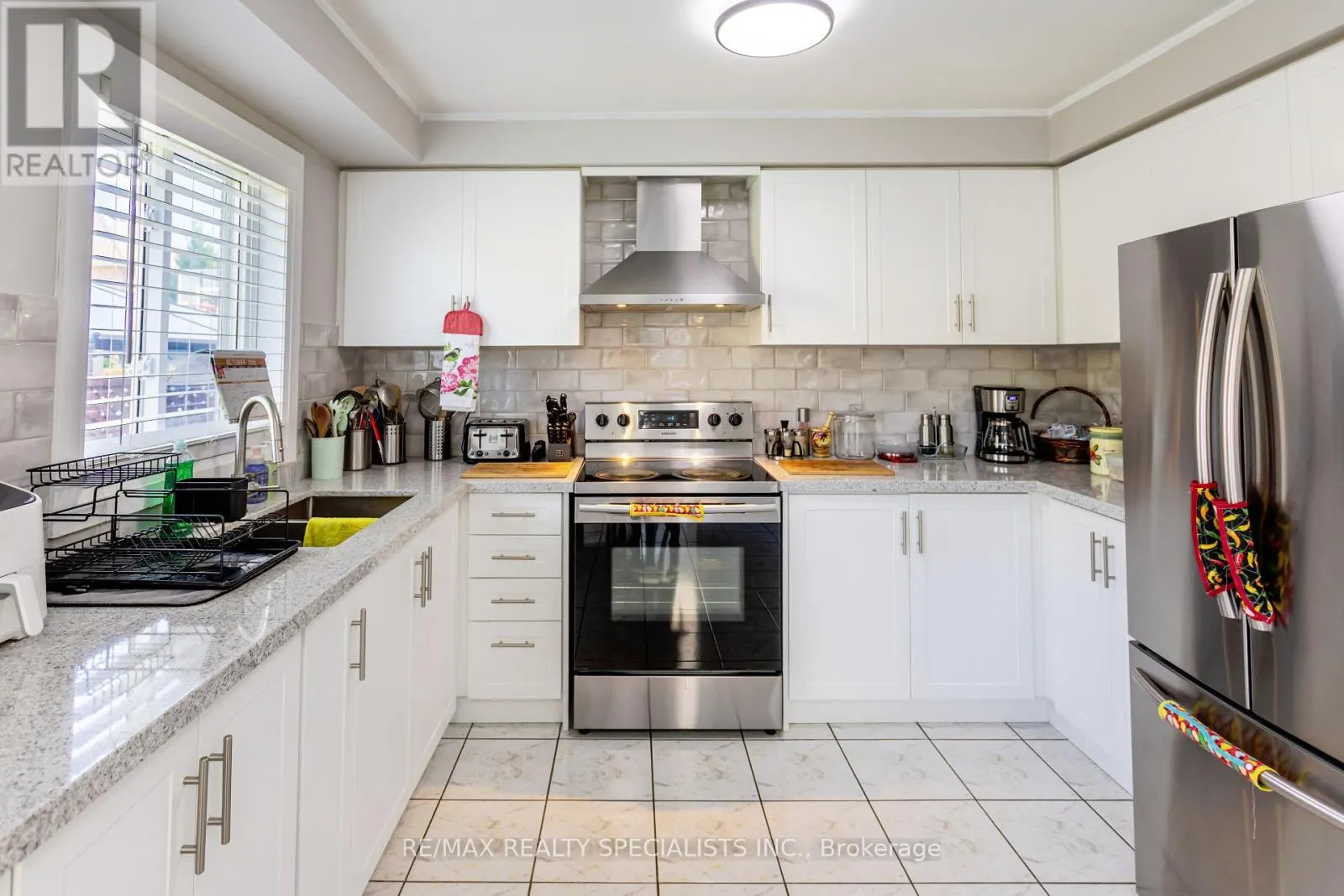 5449 ROCHELLE WAY