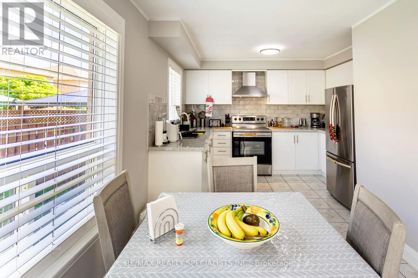 5449 ROCHELLE WAY