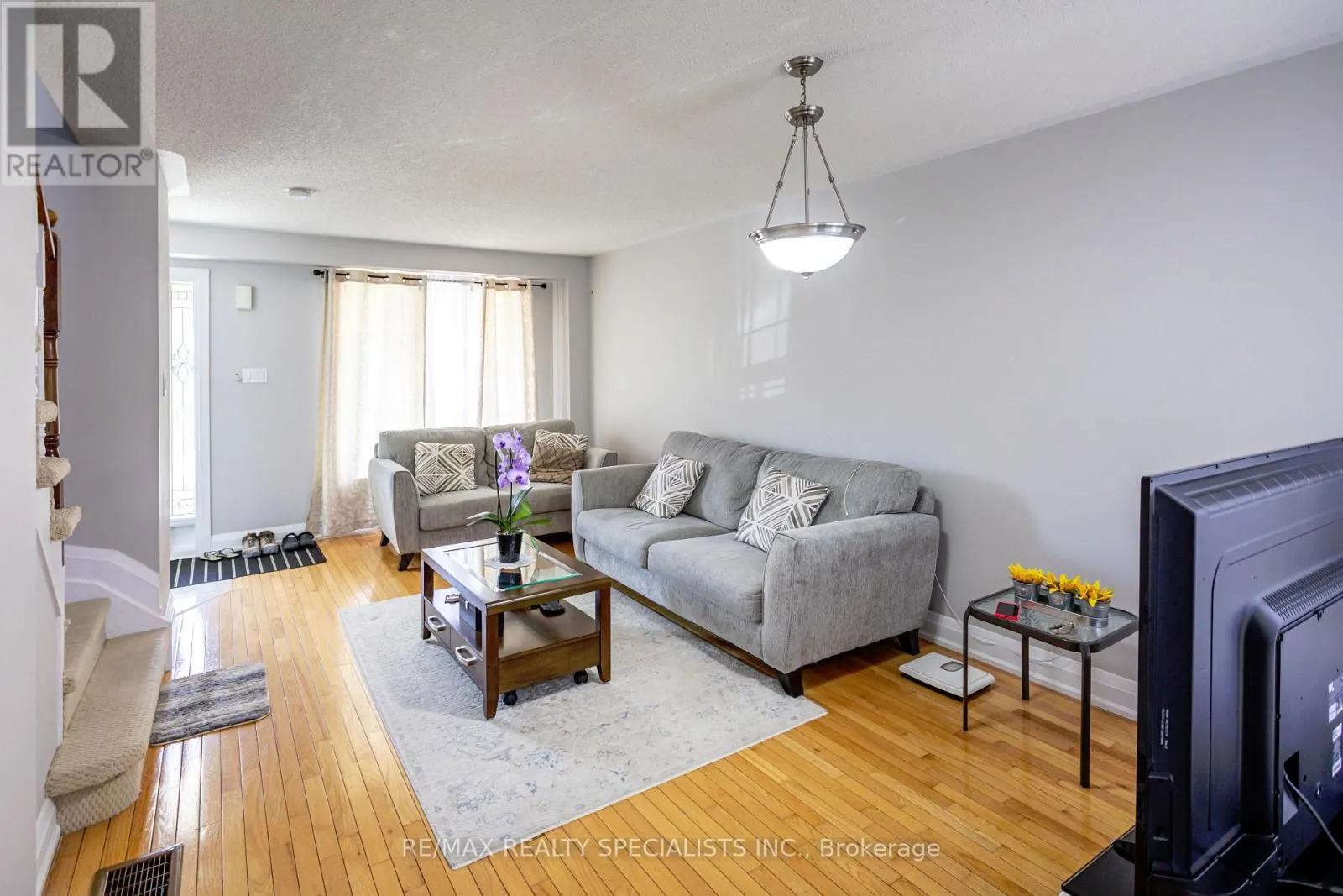 5449 ROCHELLE WAY