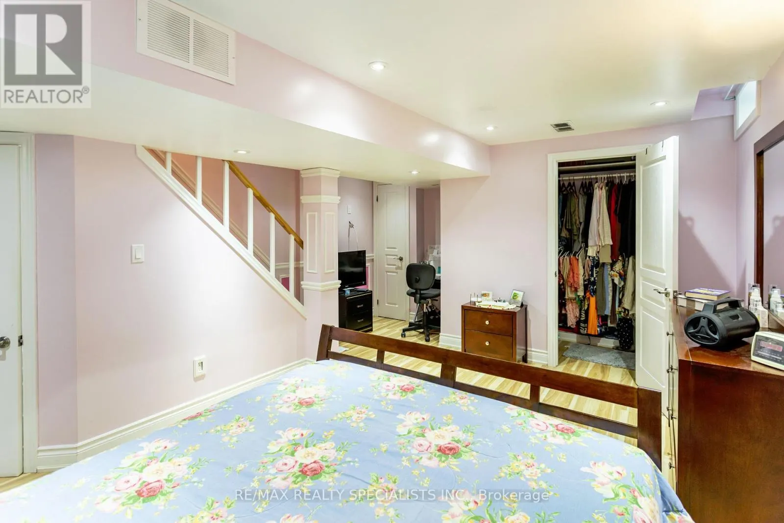 5449 ROCHELLE WAY