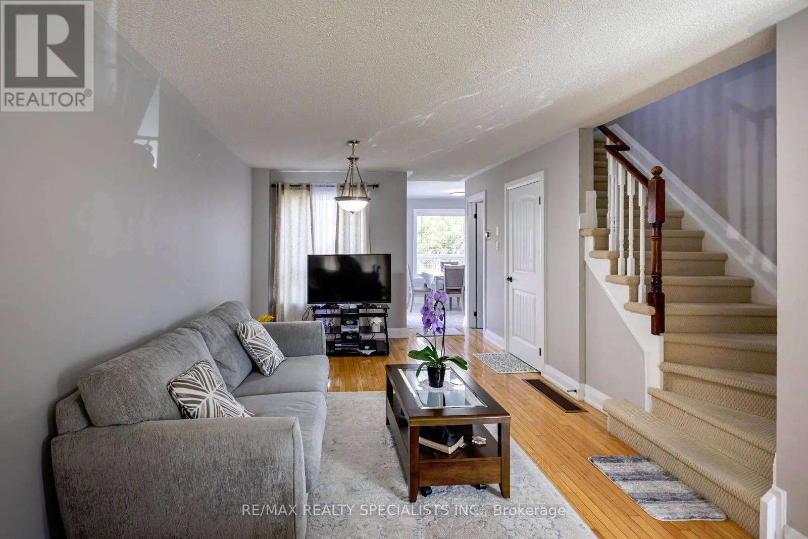 5449 ROCHELLE WAY