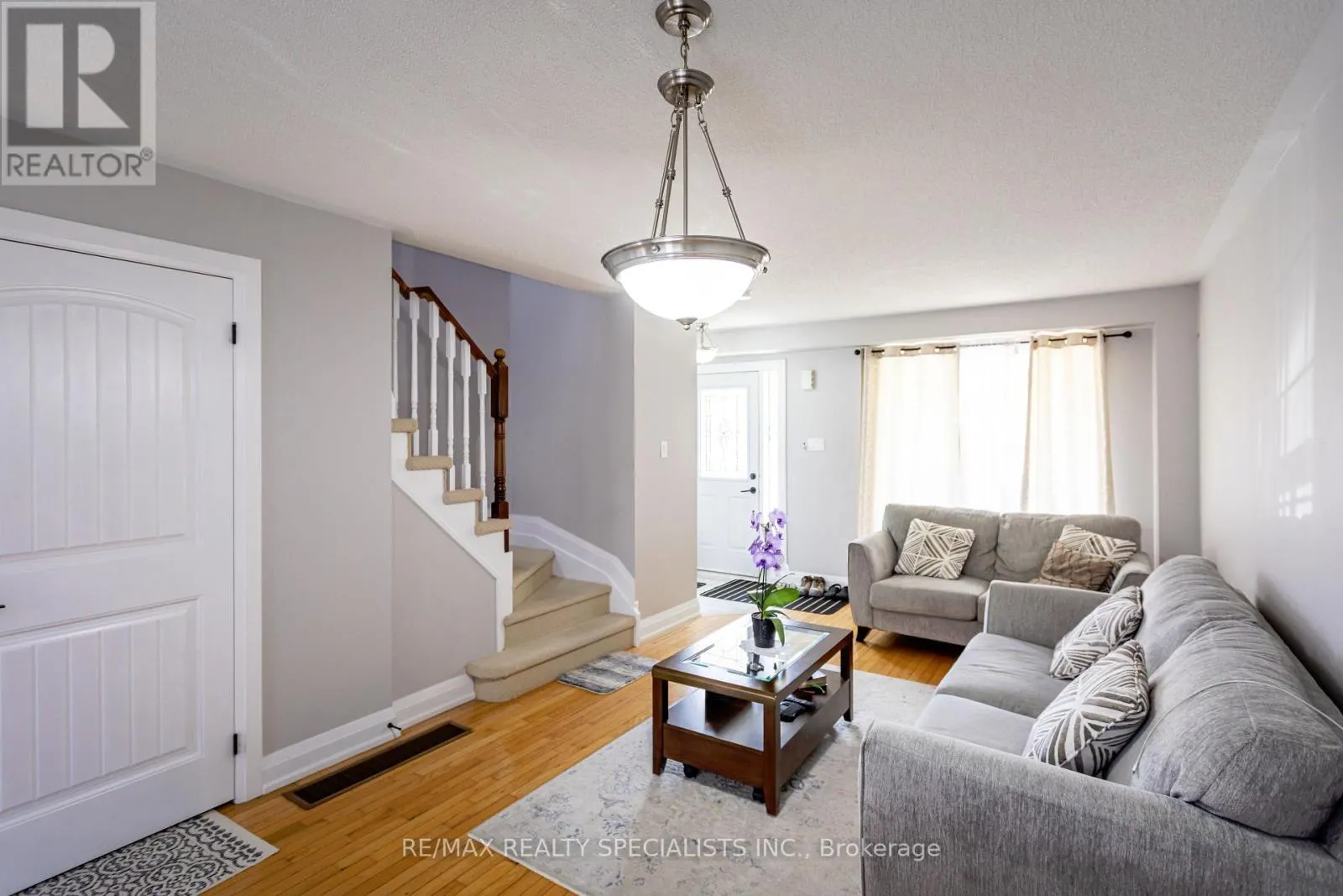 5449 ROCHELLE WAY