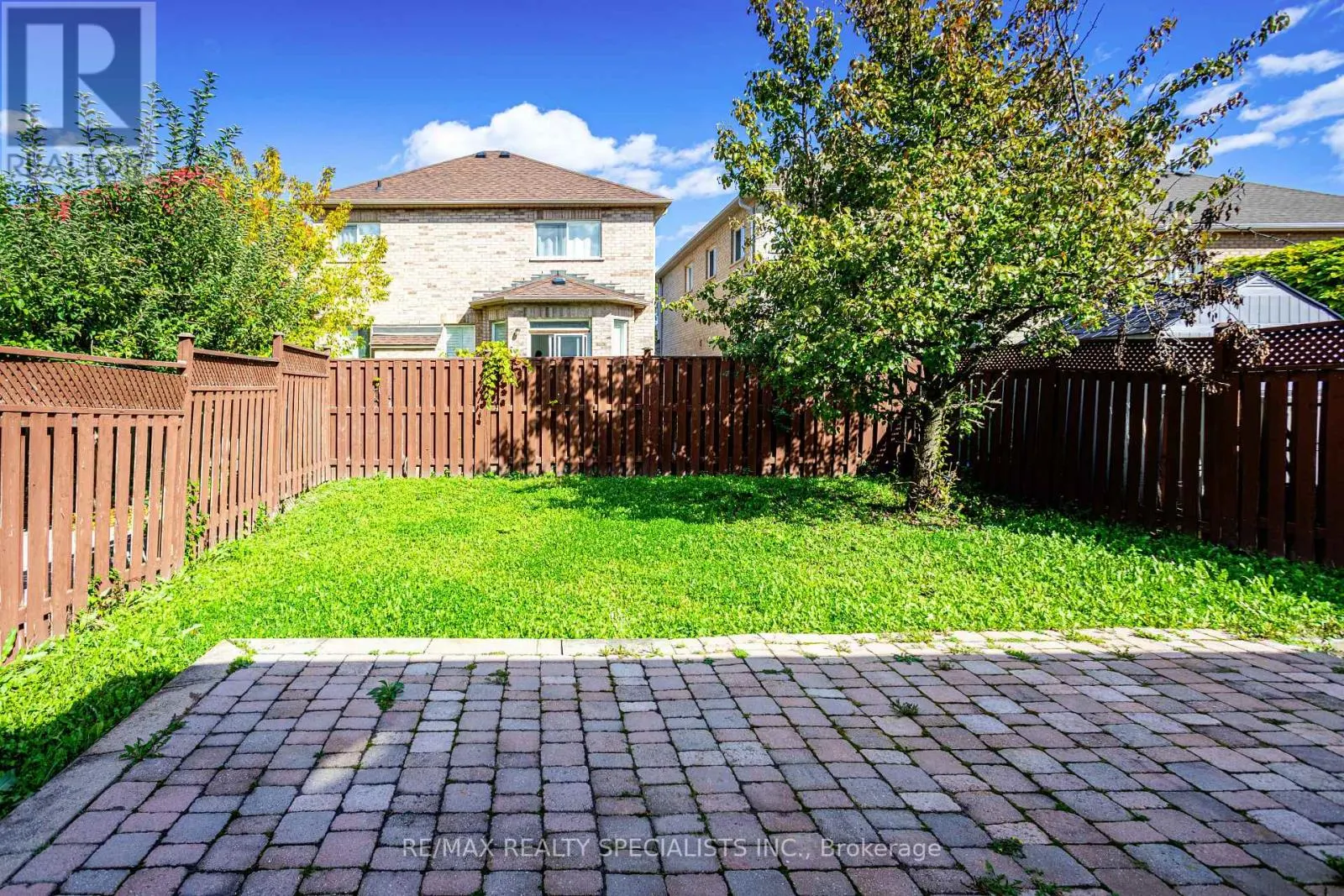 5449 ROCHELLE WAY