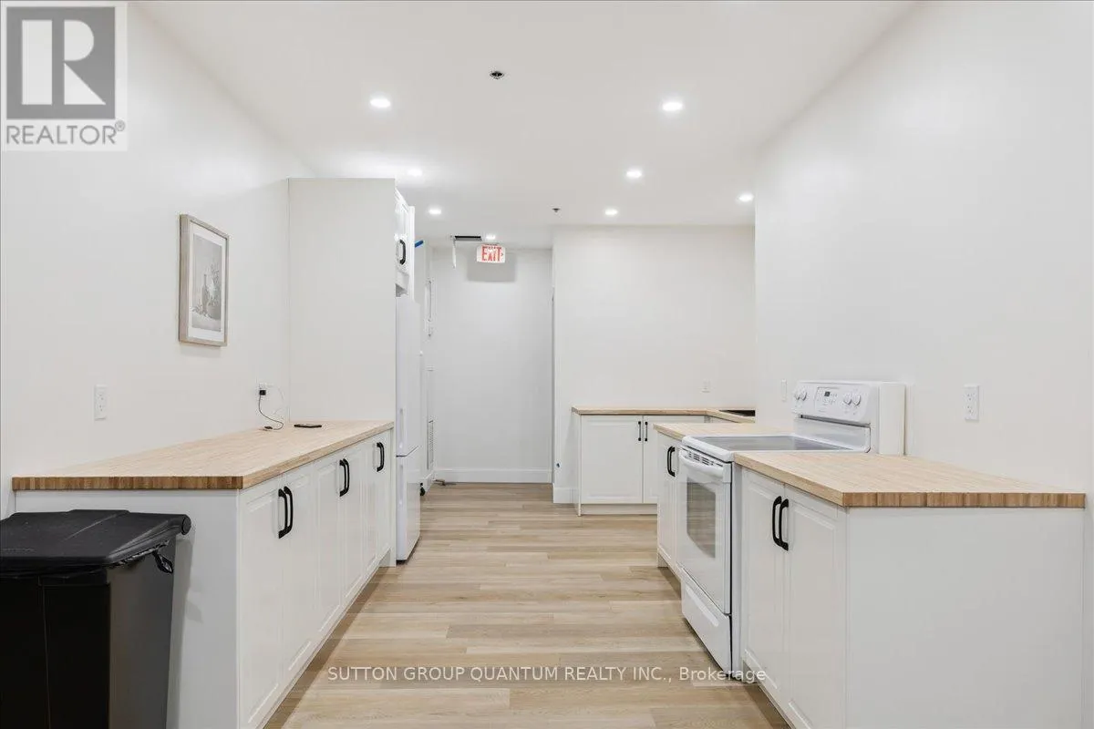 1404 - 1515 LAKESHORE ROAD E