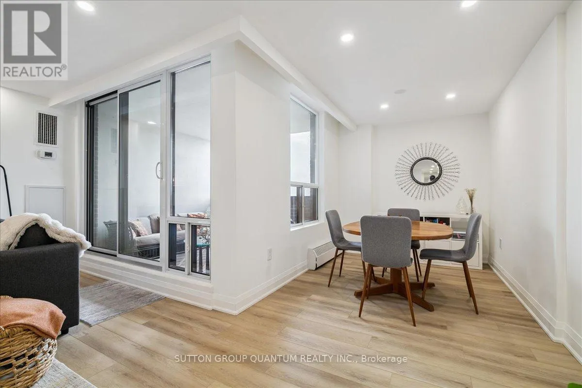 1404 - 1515 LAKESHORE ROAD E