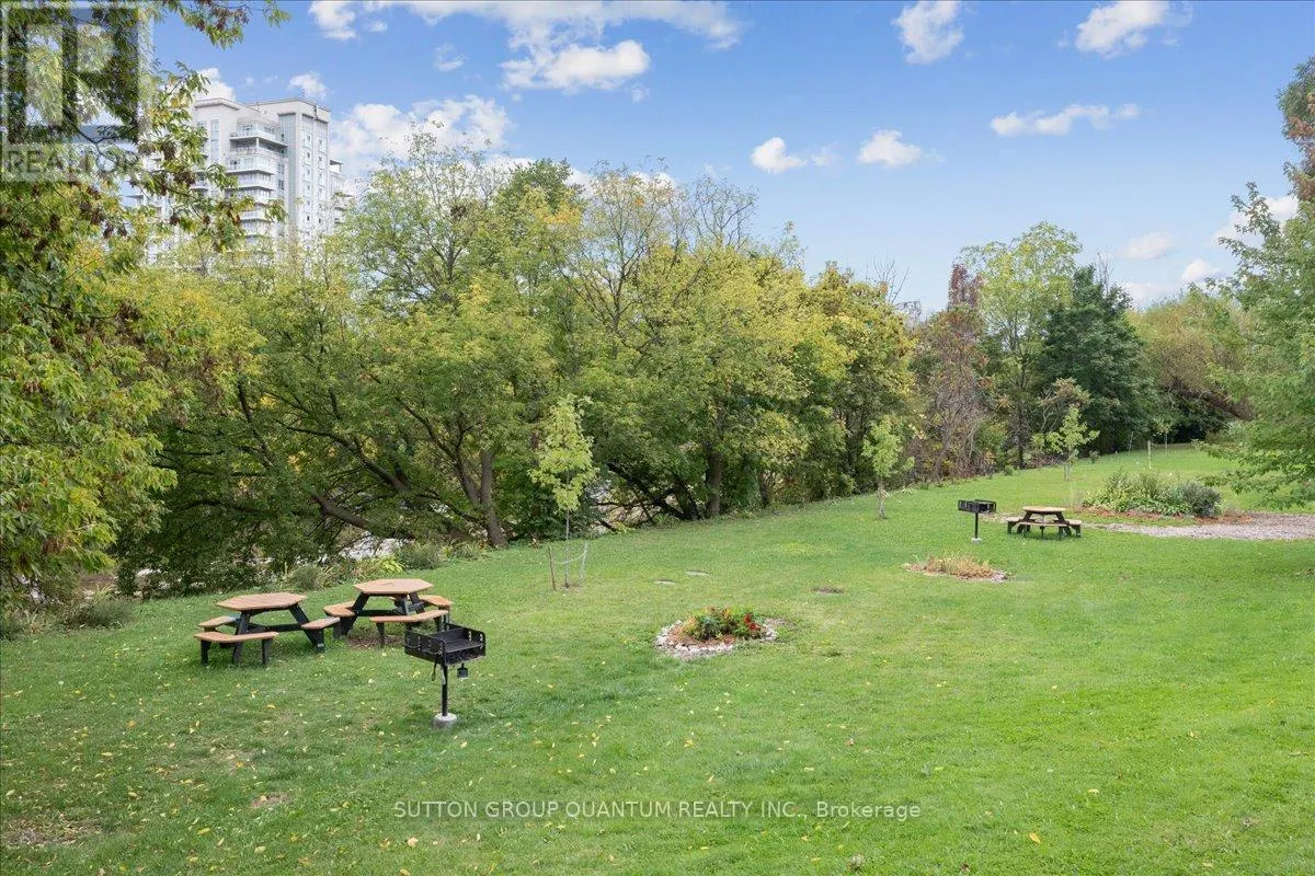 1404 - 1515 LAKESHORE ROAD E