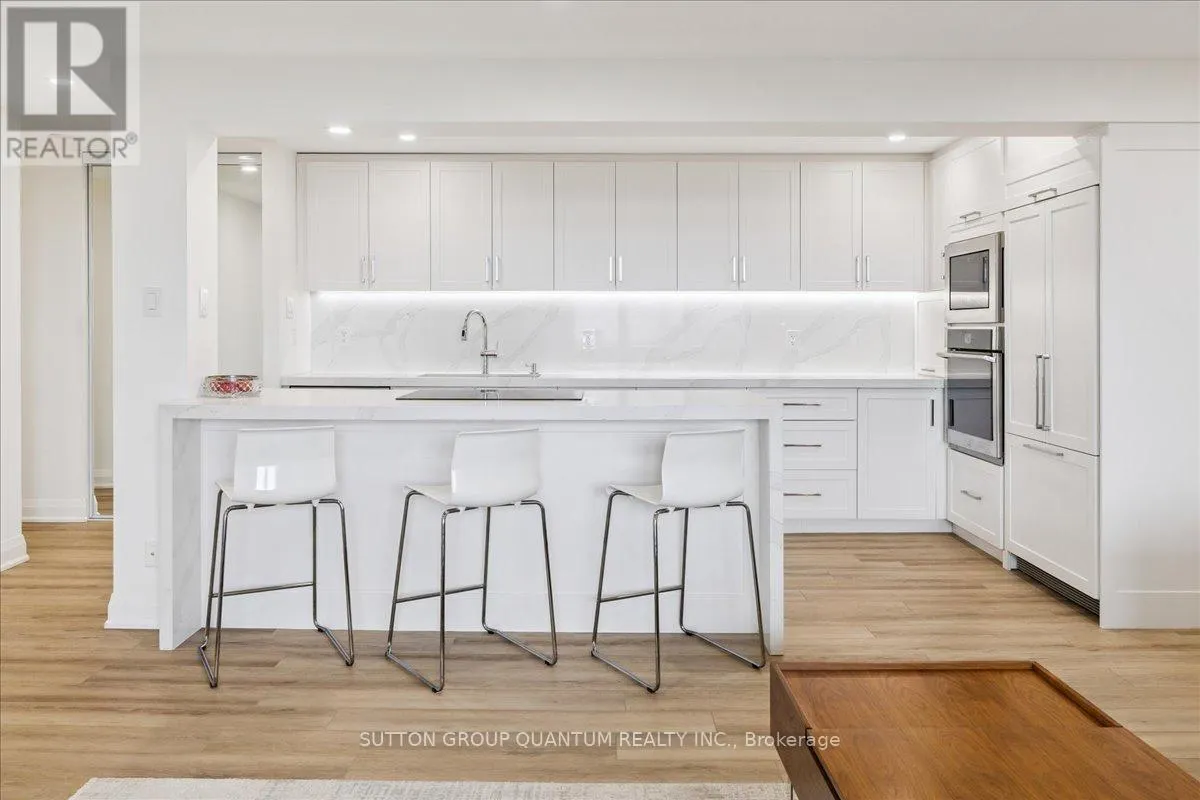 1404 - 1515 LAKESHORE ROAD E