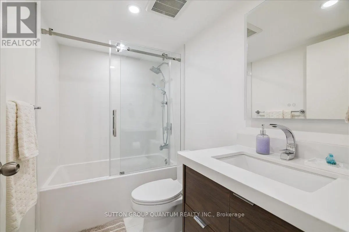 1404 - 1515 LAKESHORE ROAD E