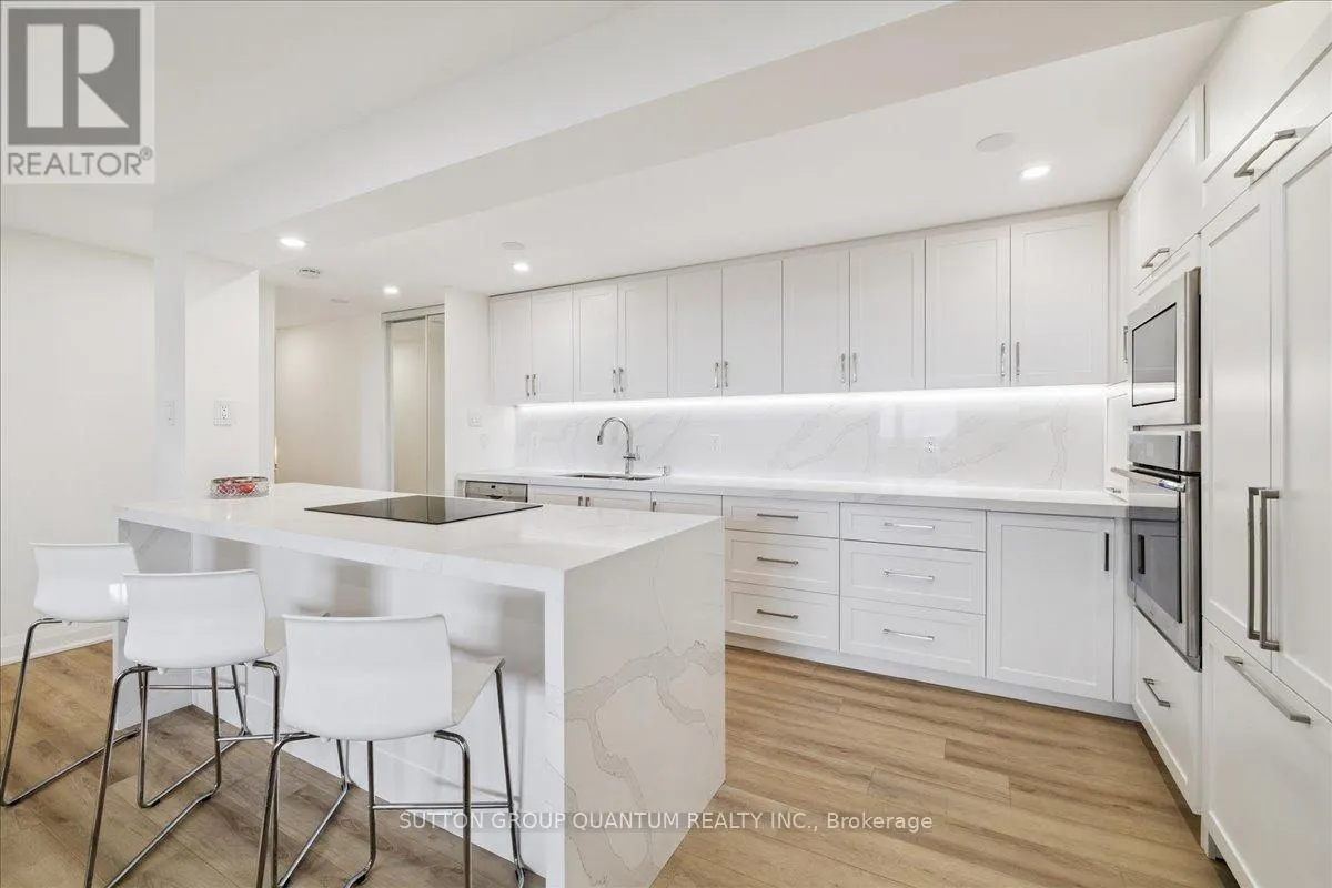1404 - 1515 LAKESHORE ROAD E