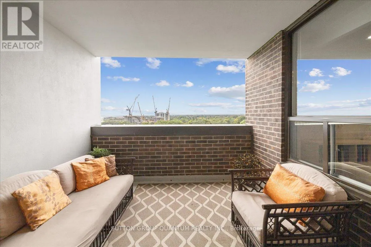 1404 - 1515 LAKESHORE ROAD E