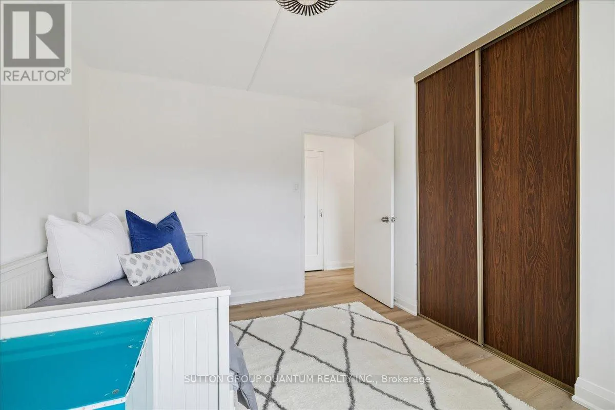 1404 - 1515 LAKESHORE ROAD E