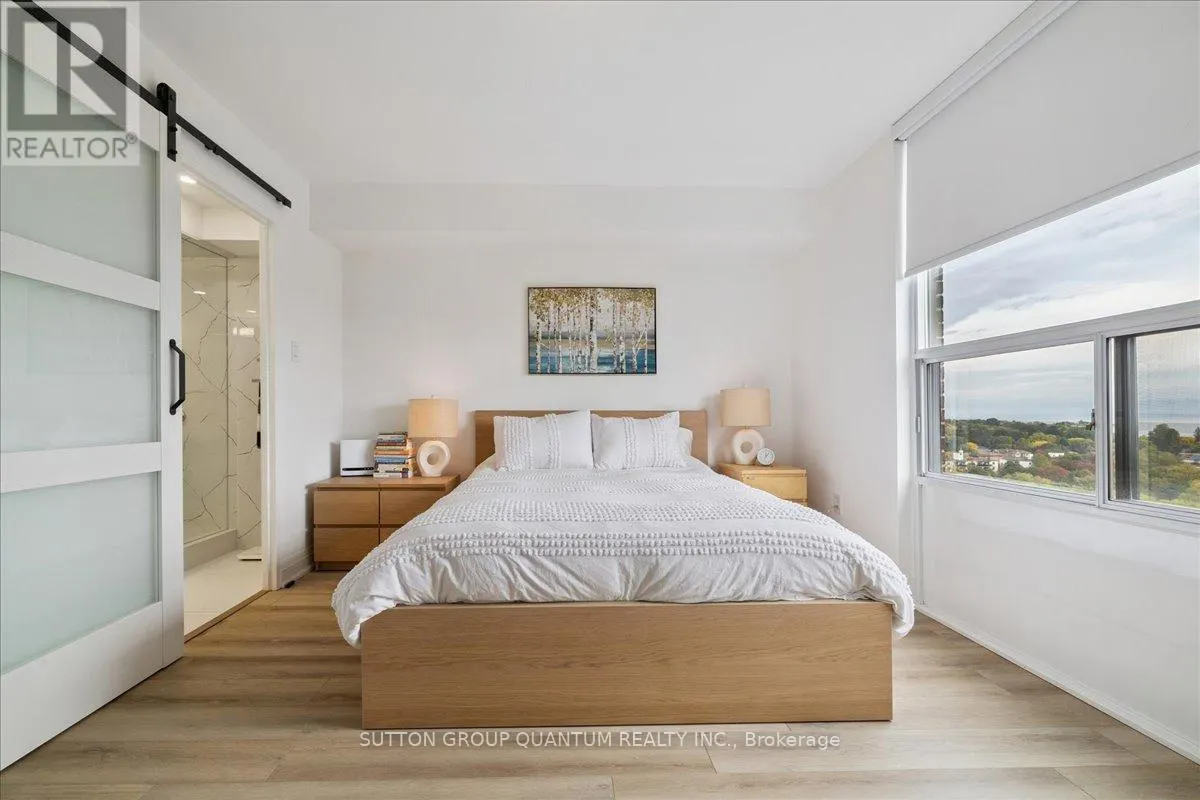1404 - 1515 LAKESHORE ROAD E