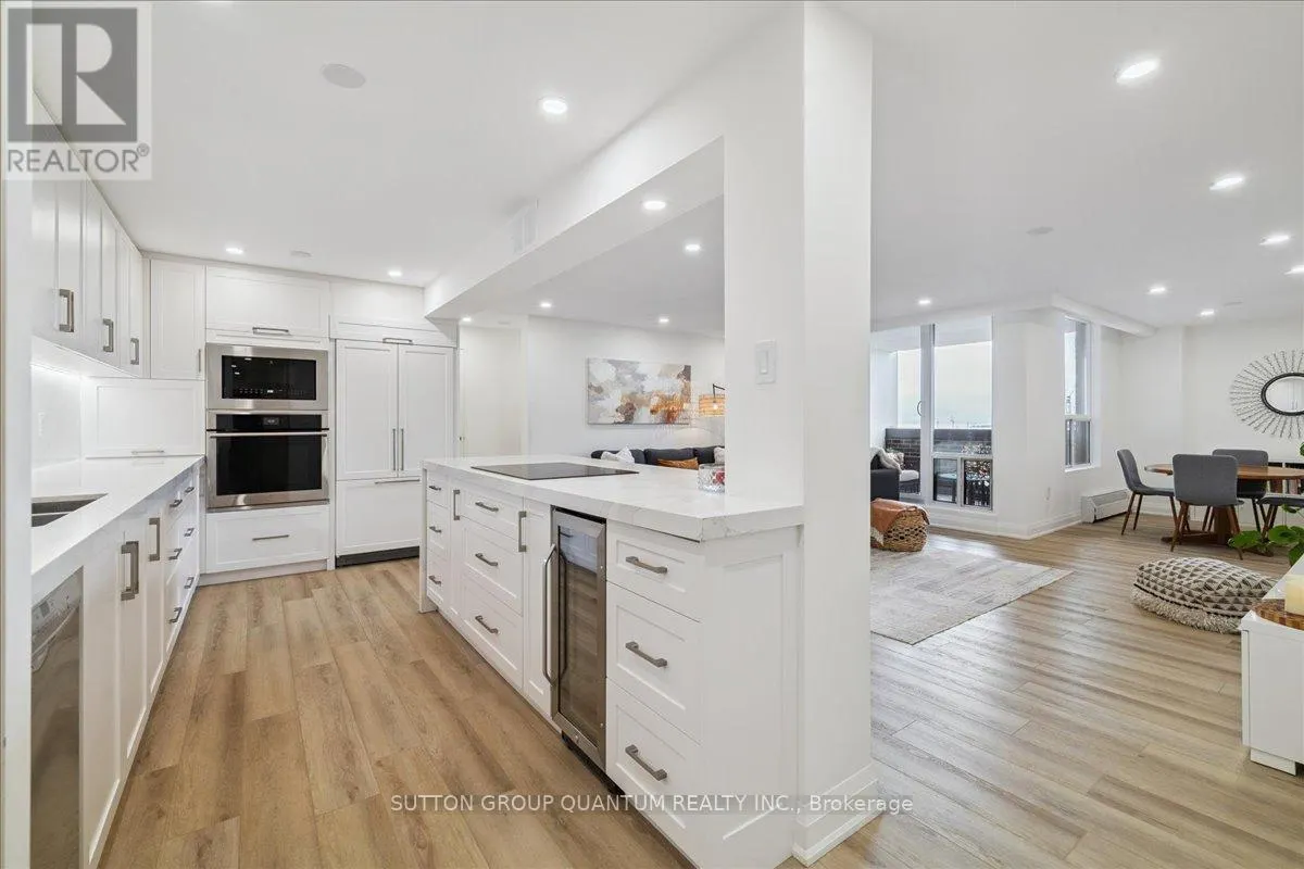 1404 - 1515 LAKESHORE ROAD E