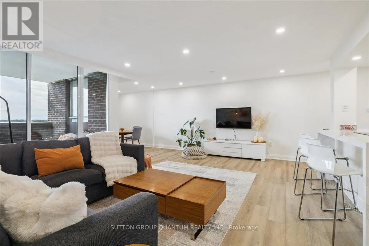 1404 - 1515 LAKESHORE ROAD E