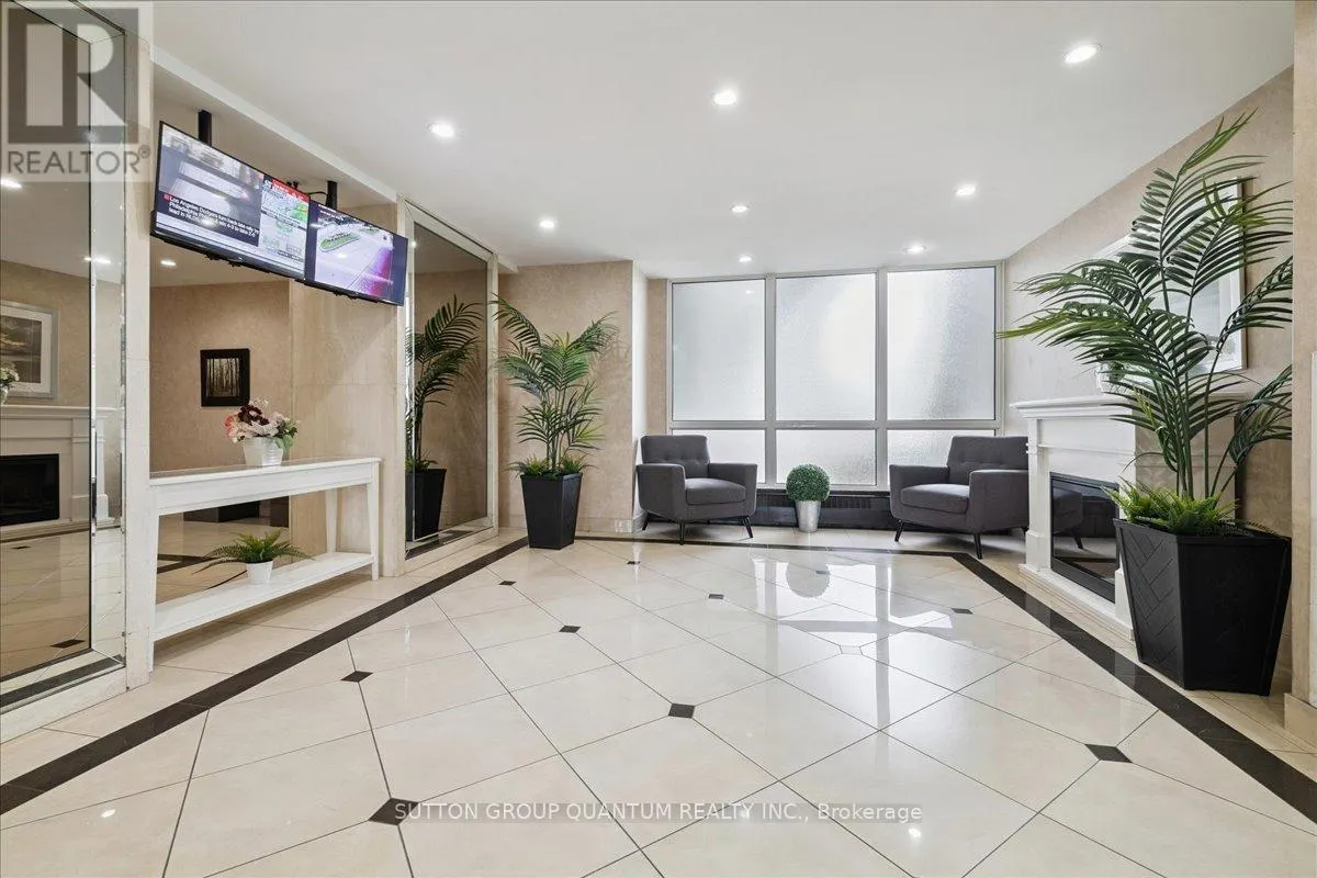 1404 - 1515 LAKESHORE ROAD E