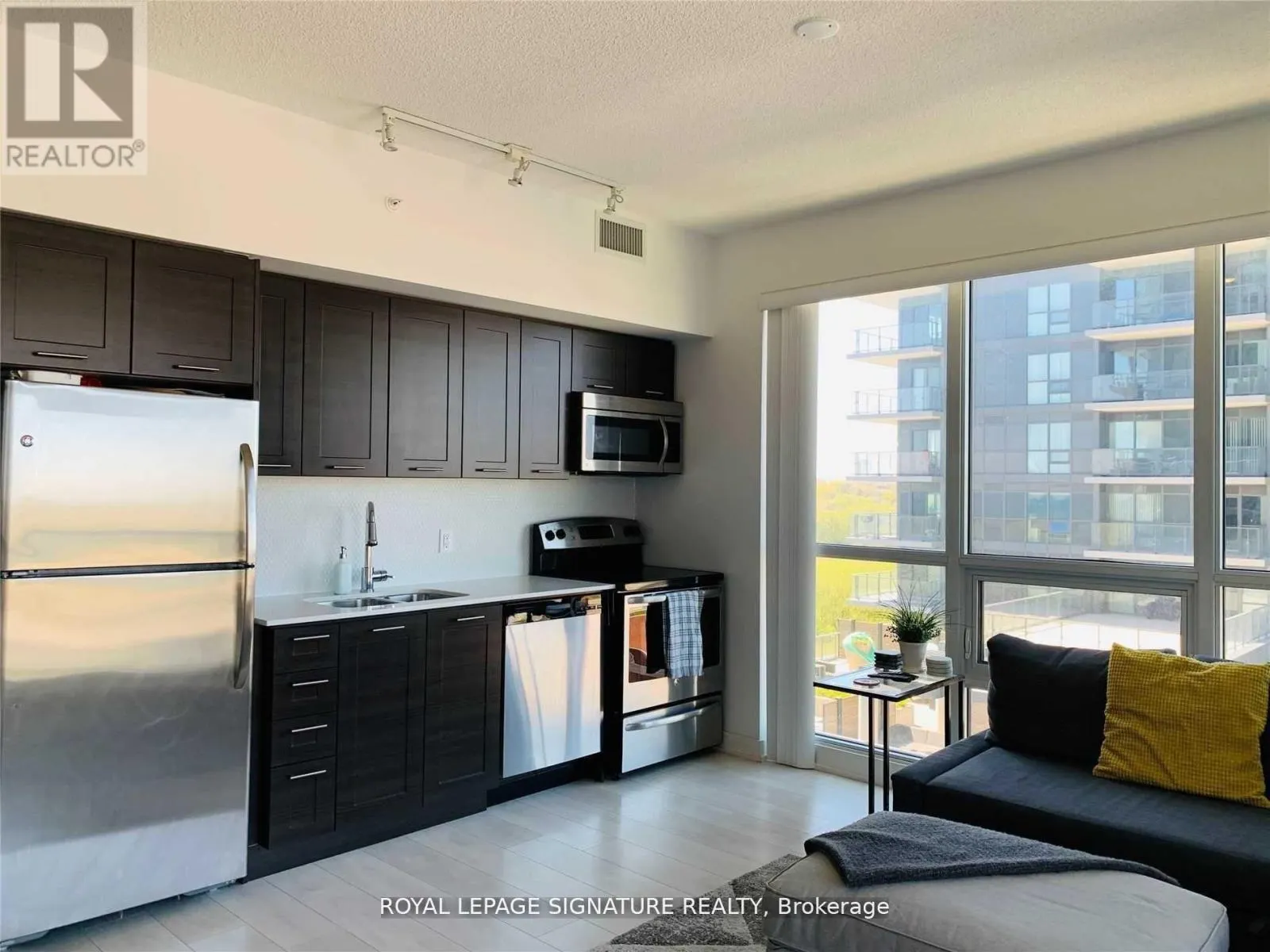 1108 - 2212 LAKE SHORE BOULEVARD W