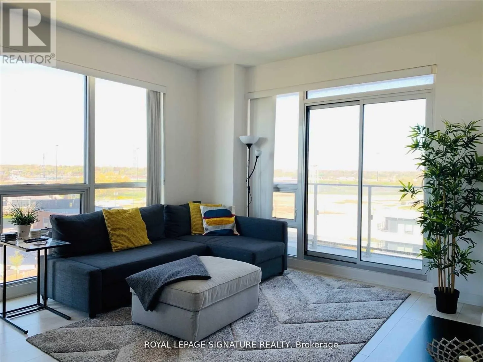 1108 - 2212 LAKE SHORE BOULEVARD W
