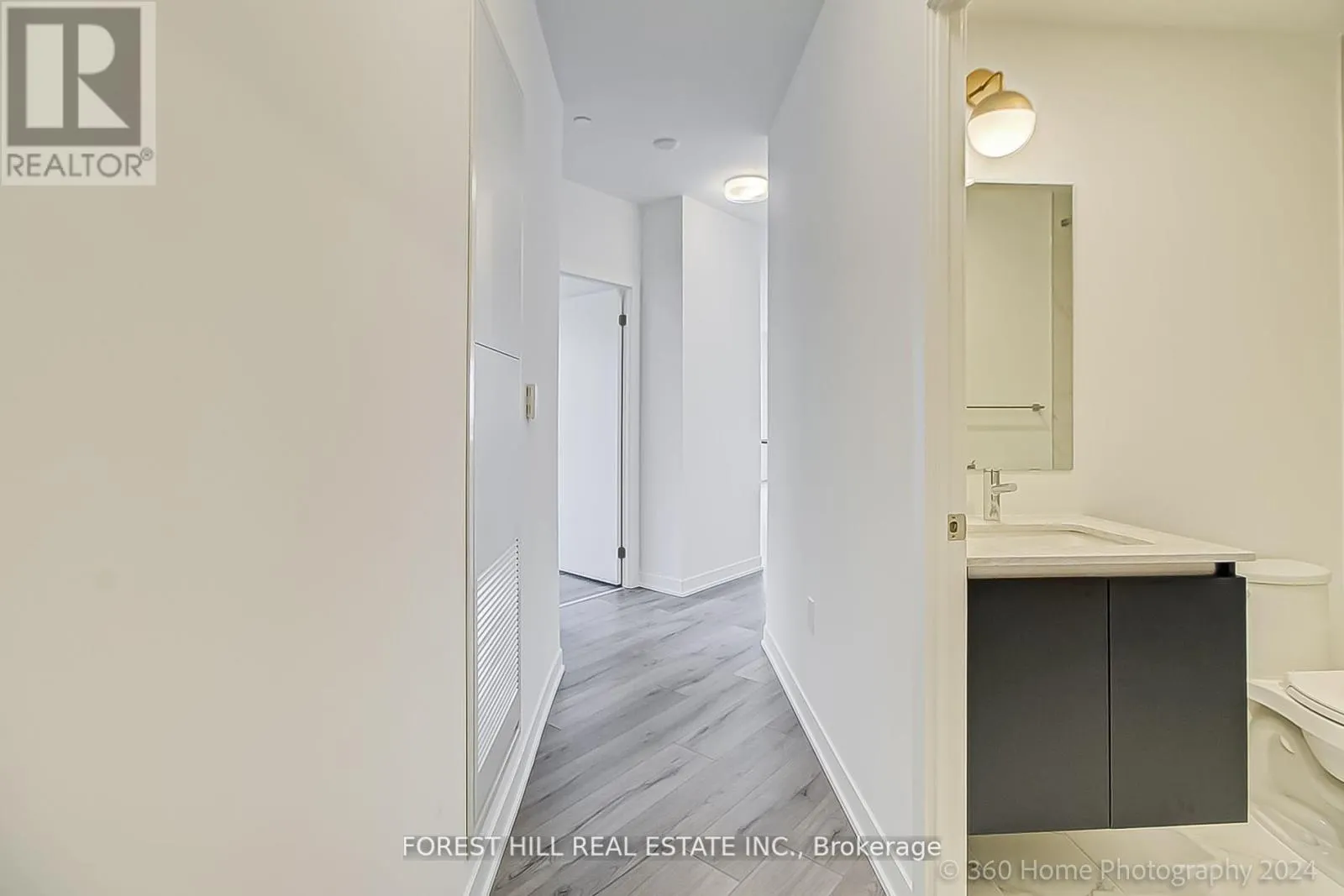 PH 16 - 395 DUNDAS STREET W