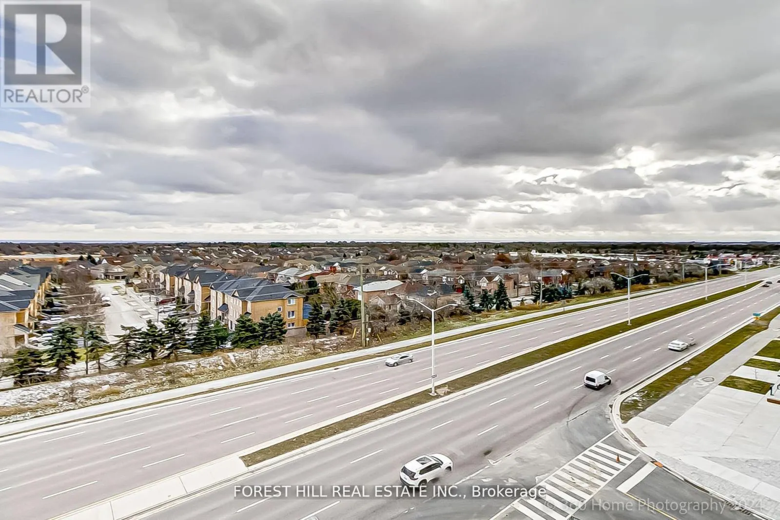 PH 16 - 395 DUNDAS STREET W