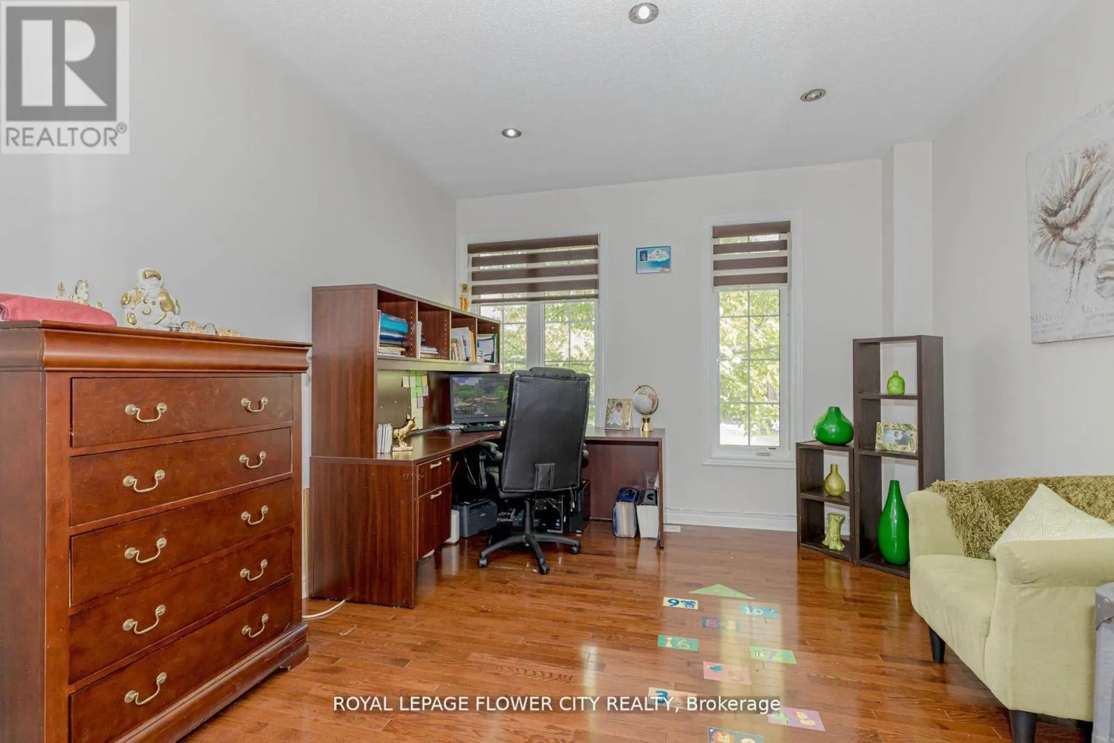 11 VINTONRIDGE DRIVE