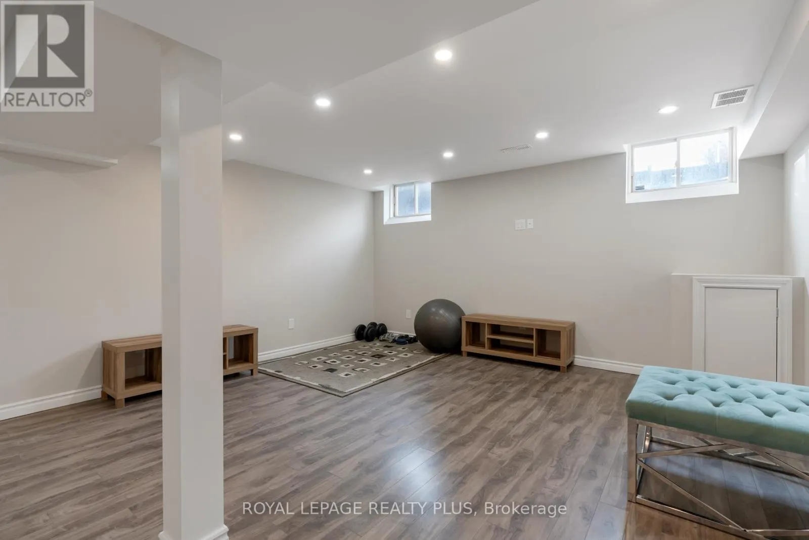 1059 MCCLENAHAN CRESCENT