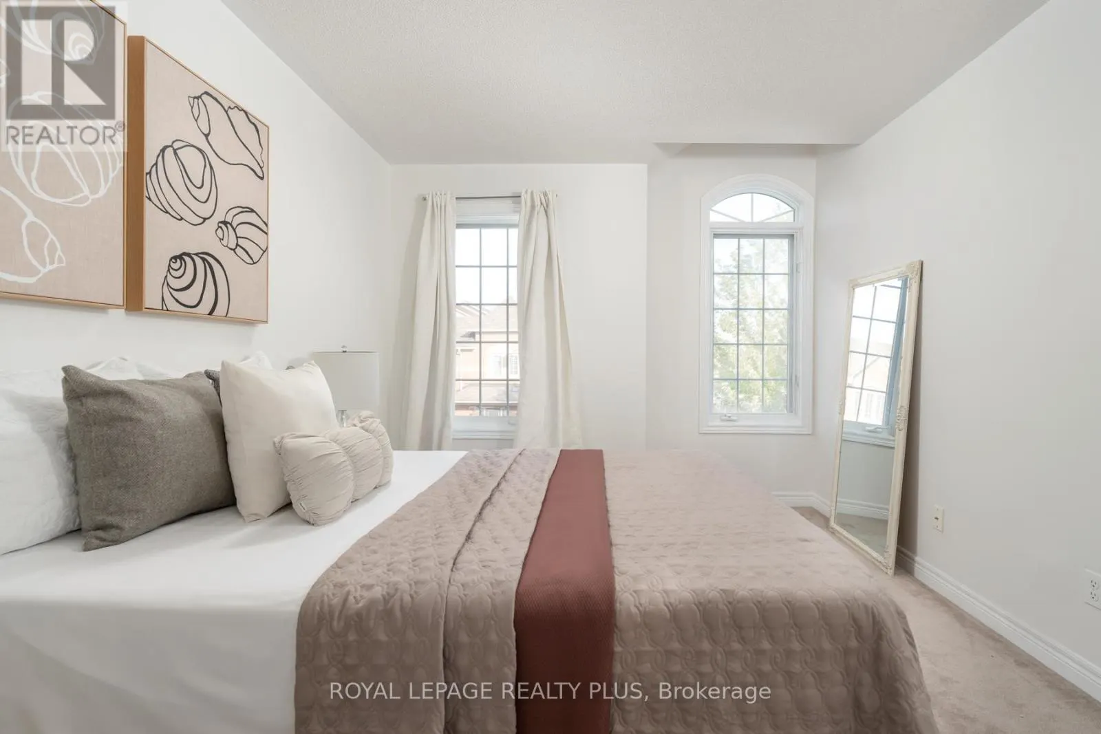 1059 MCCLENAHAN CRESCENT