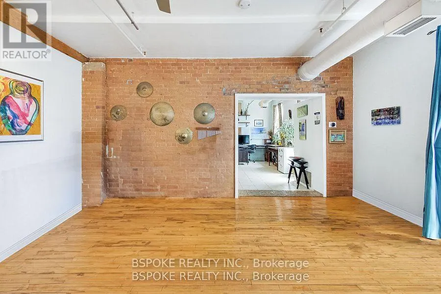 18 - 121 PRESCOTT AVENUE