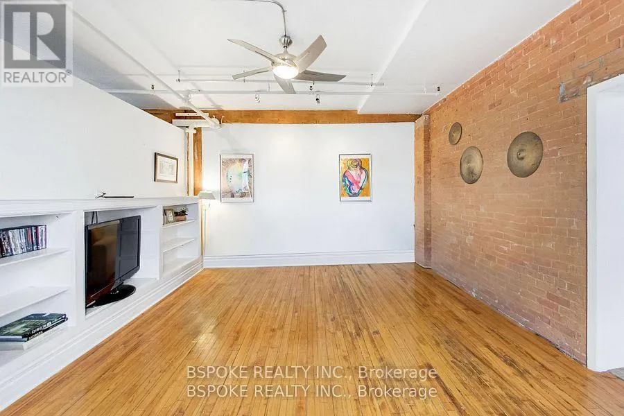 18 - 121 PRESCOTT AVENUE