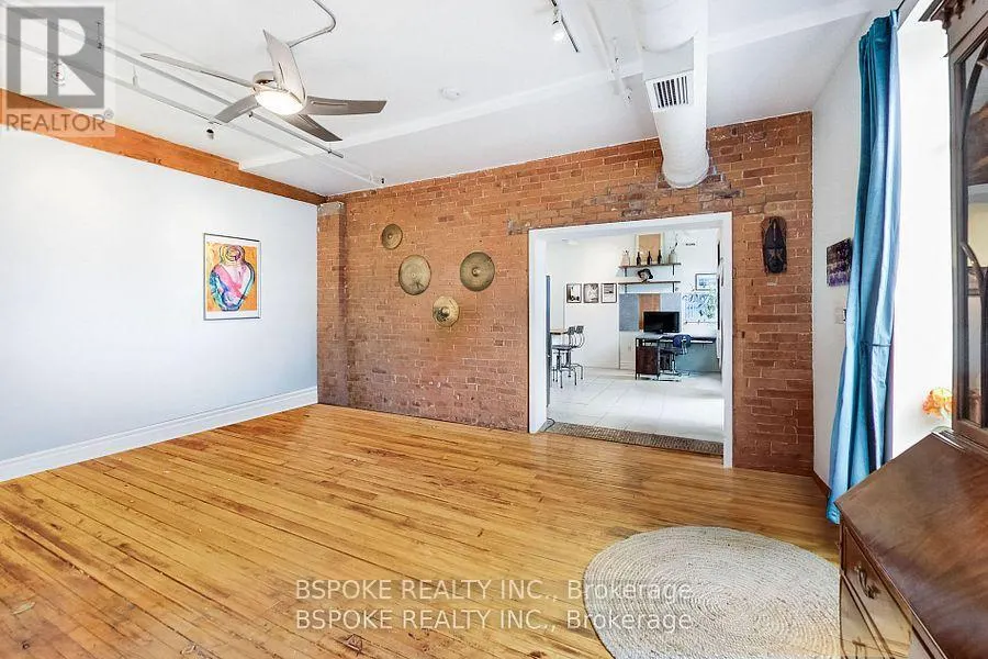 18 - 121 PRESCOTT AVENUE