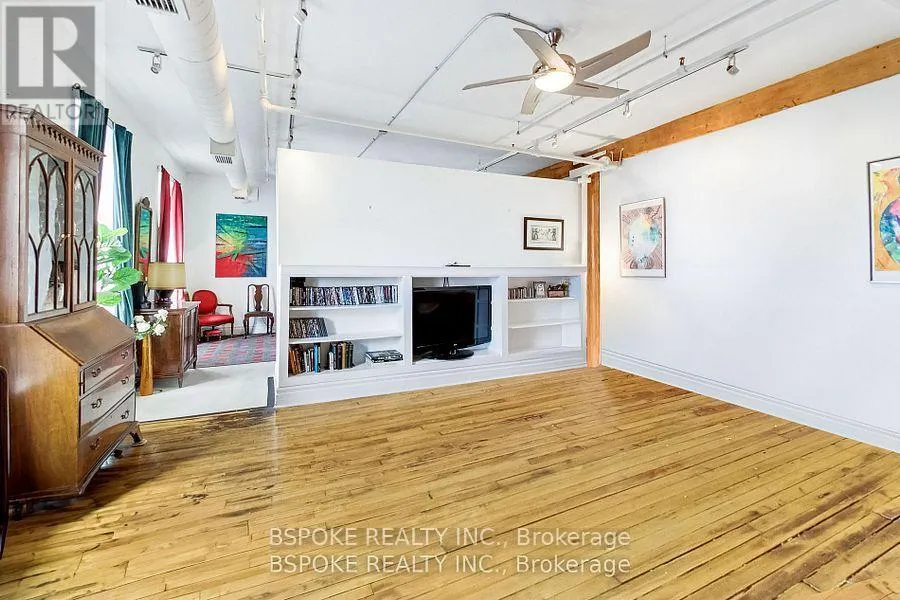 18 - 121 PRESCOTT AVENUE