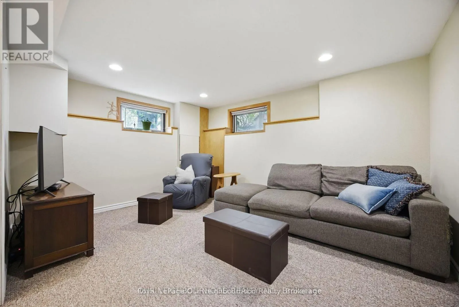 6 ENFIELD AVENUE