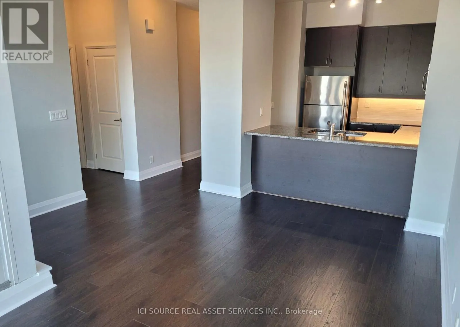 309 - 1185 THE QUEENSWAY