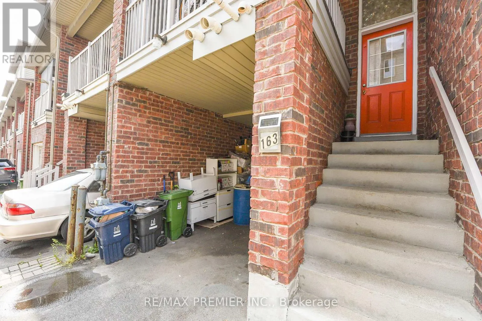 163 TORBARRIE ROAD