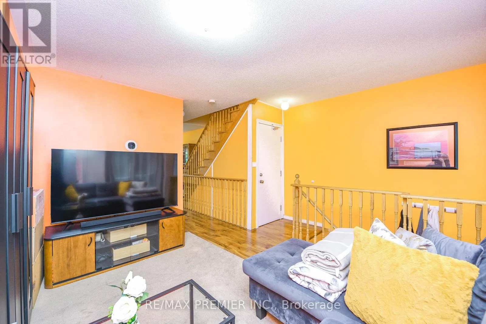 163 TORBARRIE ROAD