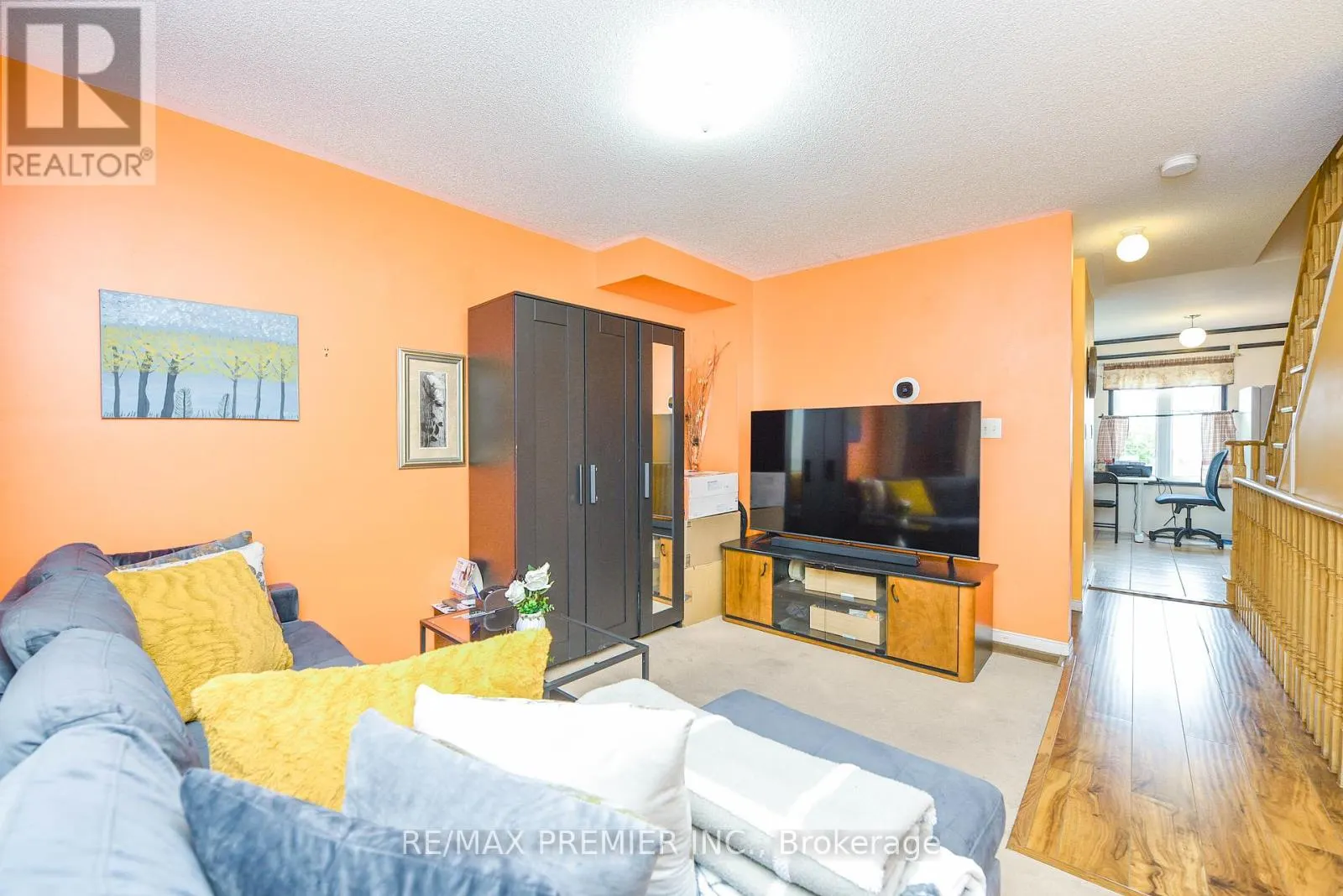 163 TORBARRIE ROAD